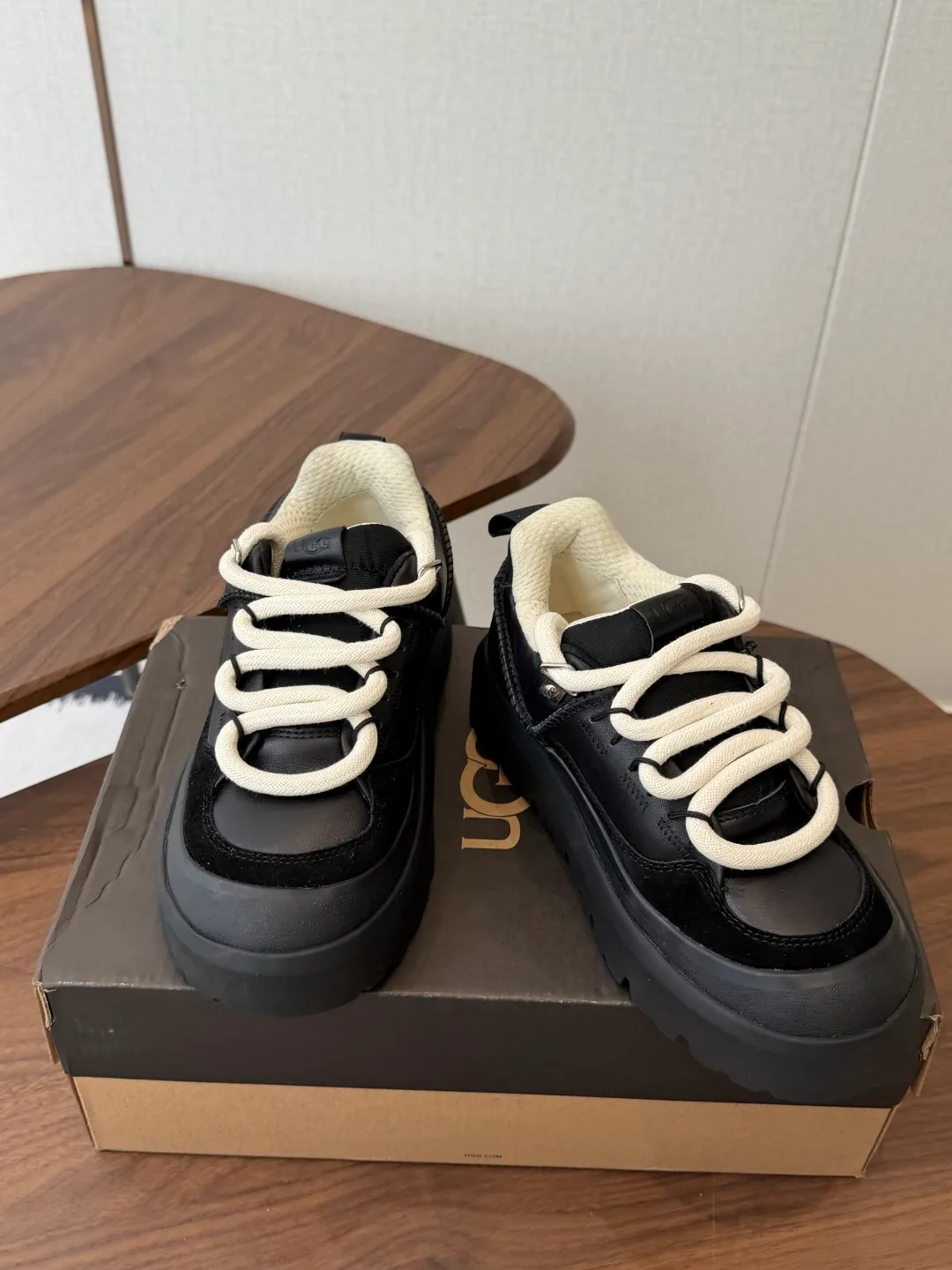 Кроссовки Женские Ugg 18796503