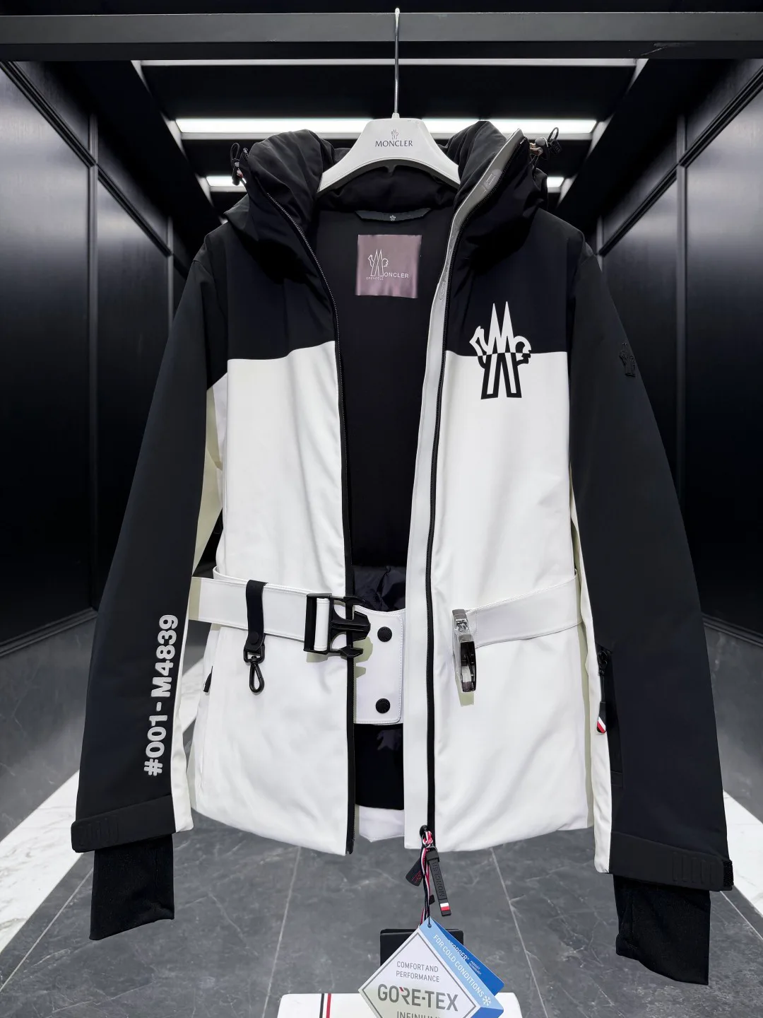 Куртки И Пуховики Женские Moncler 378390