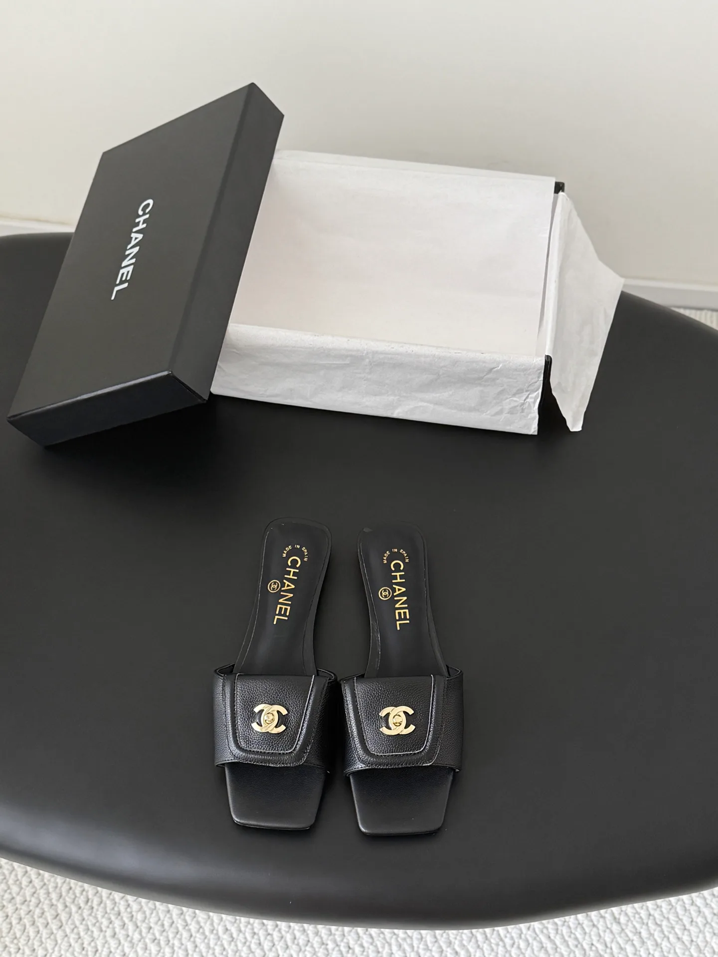 Шлепанцы Женские Chanel 12638623