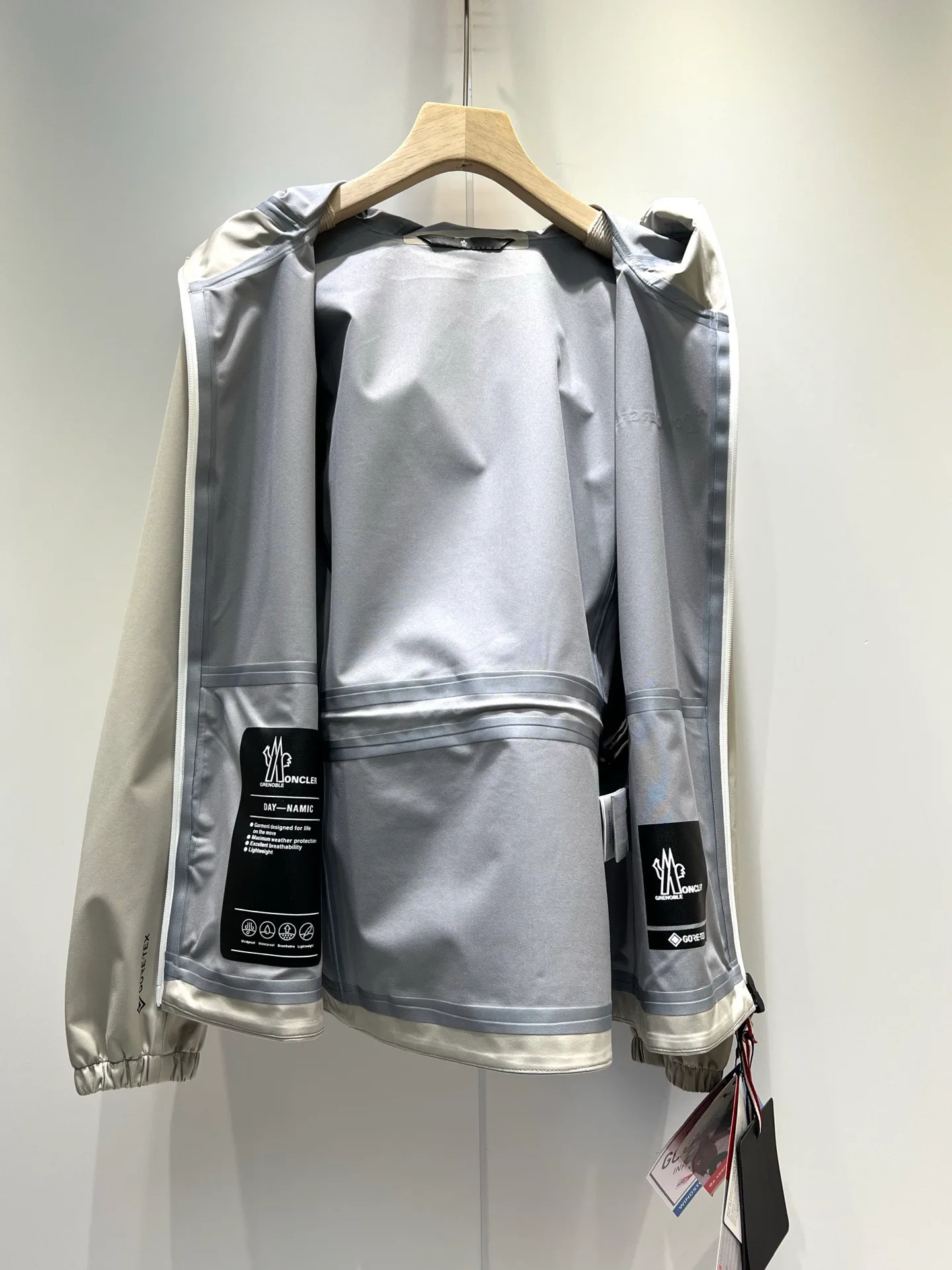 Куртки И Пуховики Женские Moncler 13149767