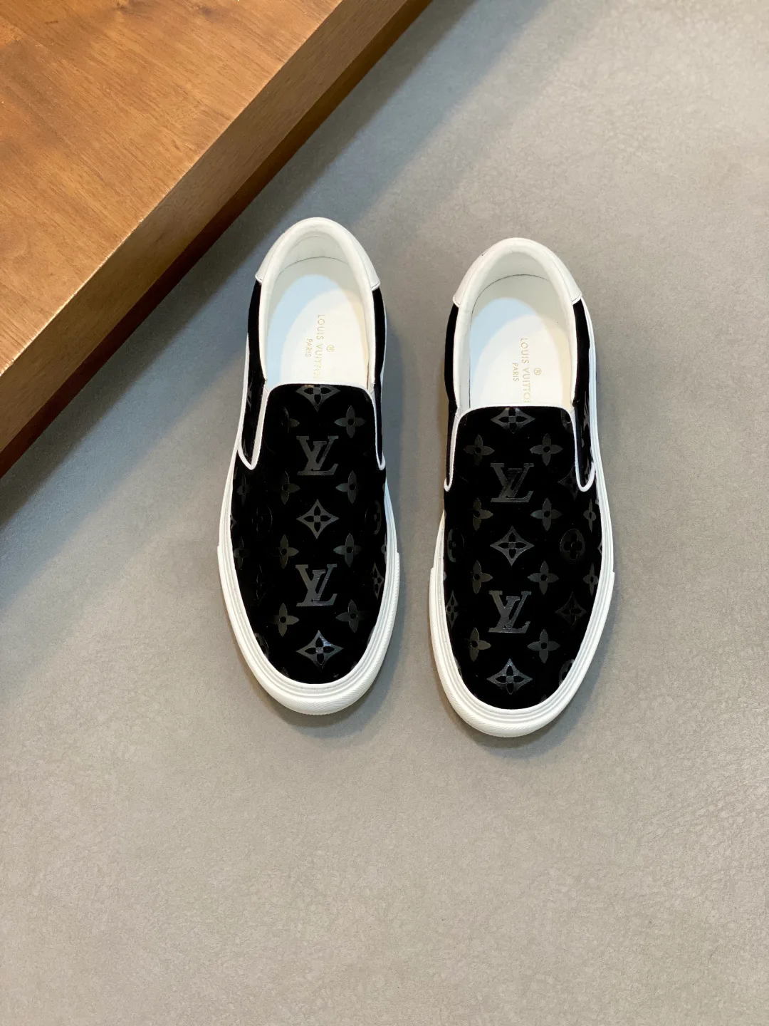 Кроссовки Мужские Louis Vuitton 17934201