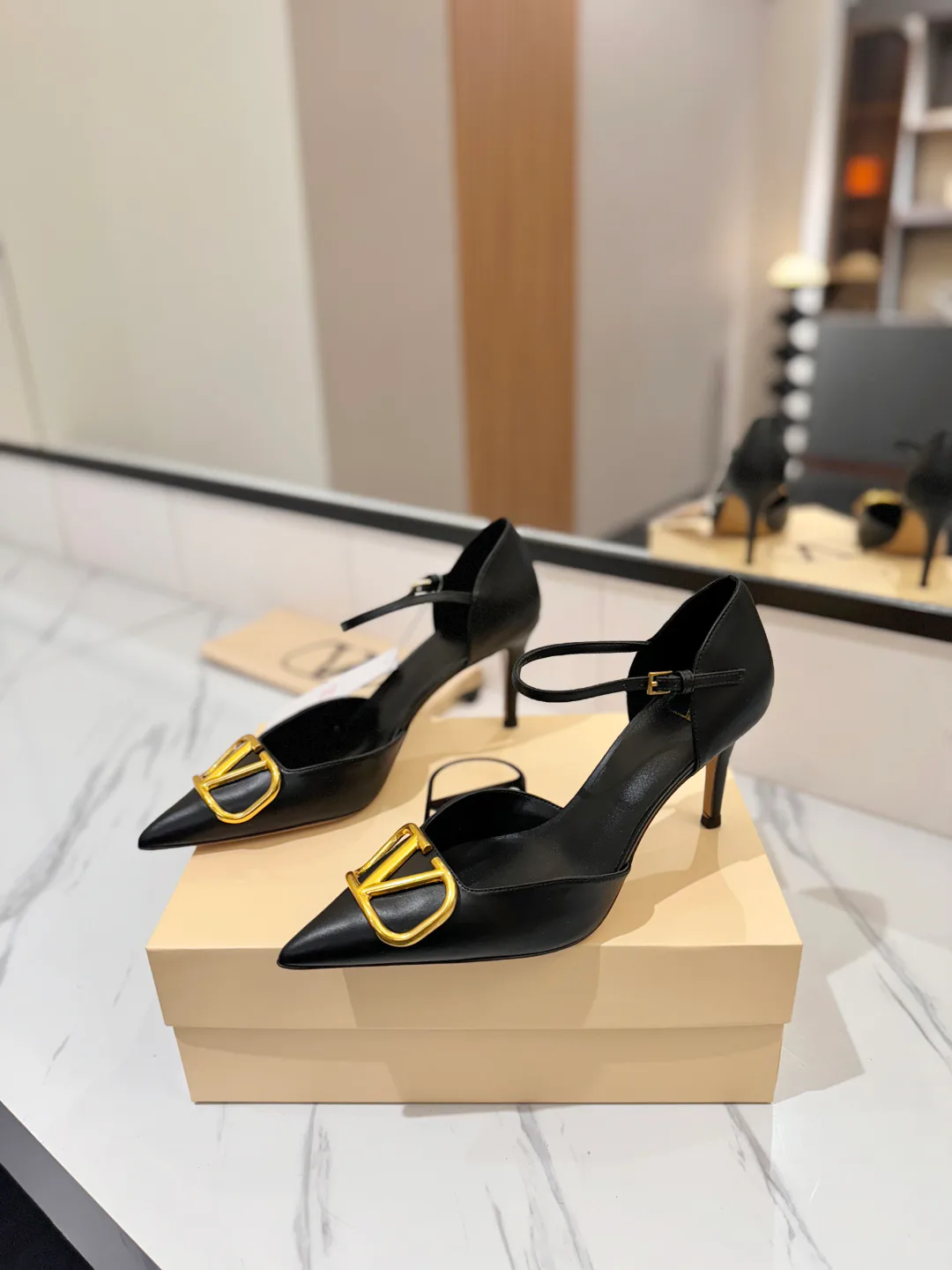 Босоножки Женские Valentino 11571415