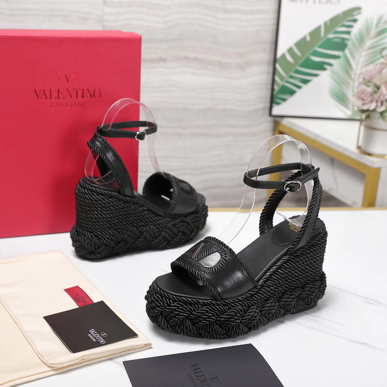 Босоножки Женские Valentino 17371719