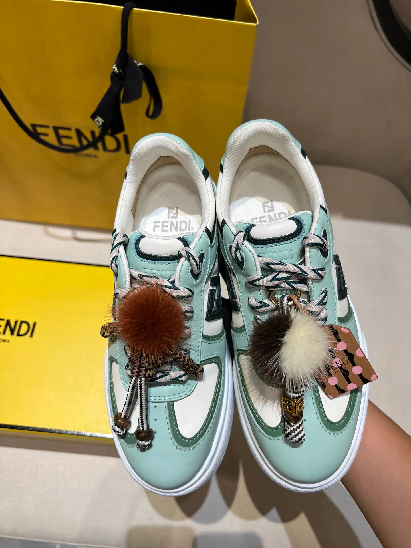 Кроссовки Женские Fendi 18020646
