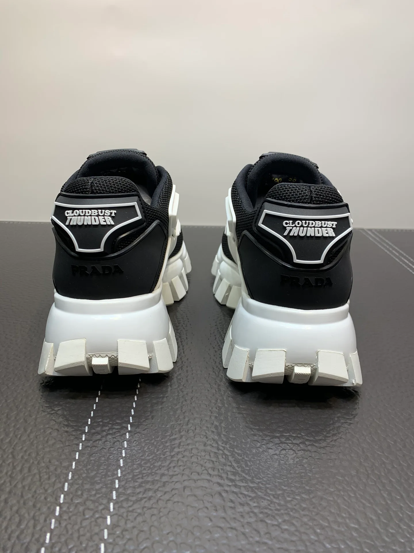 Кроссовки Женские Prada 28282