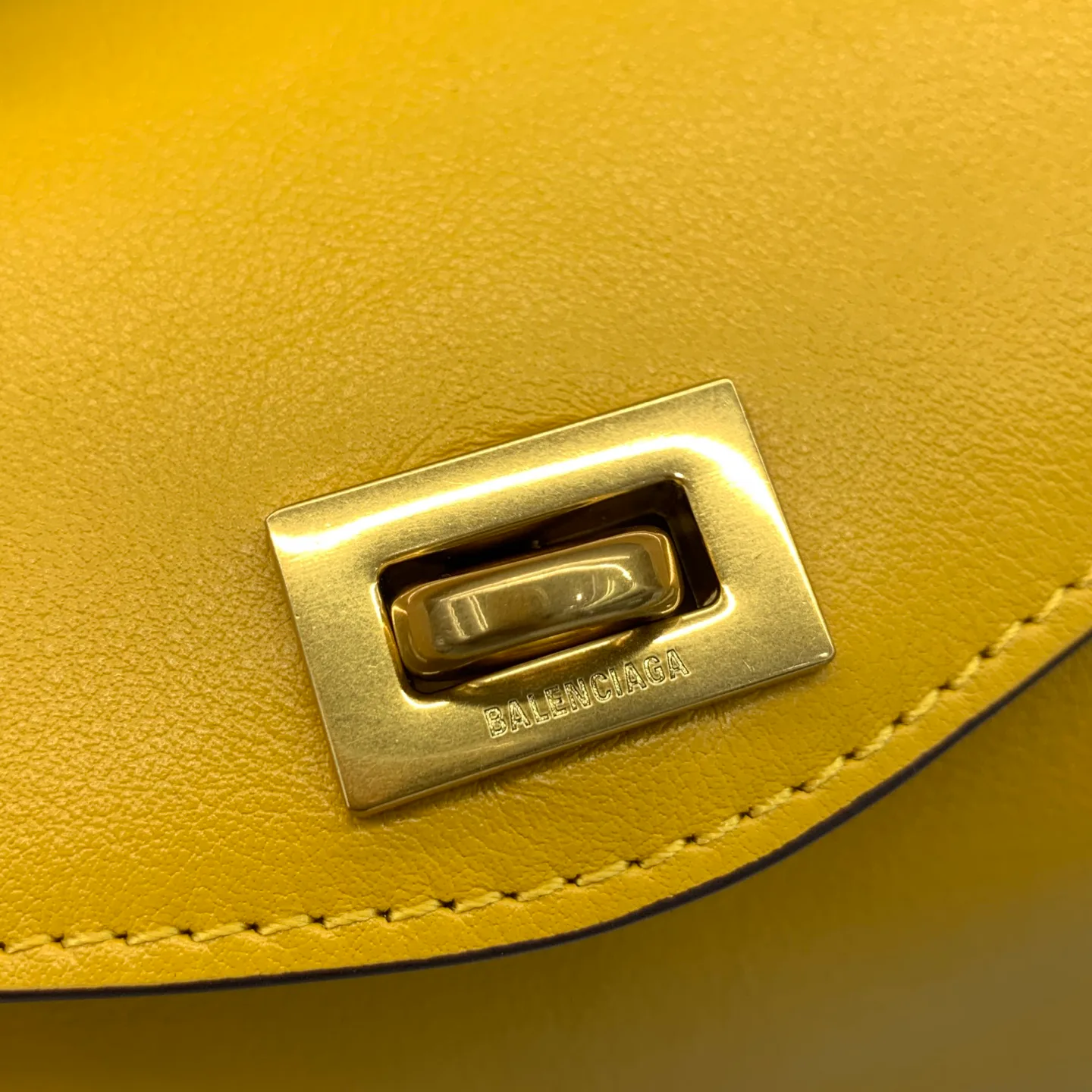 Классические Сумки Женские Balenciaga 16862743