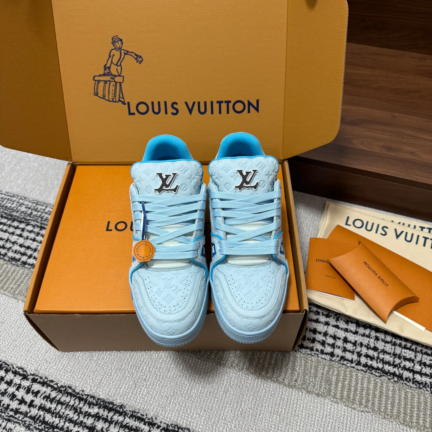 Кроссовки Женские Louis Vuitton 1546827