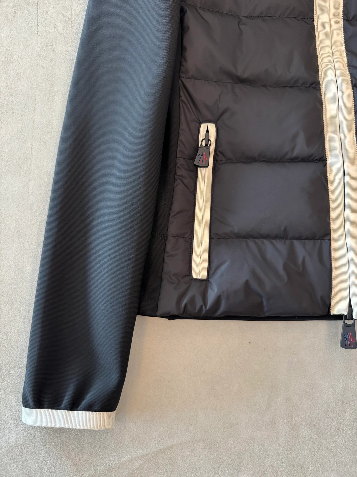 Куртки И Пуховики Женские Moncler 18491939