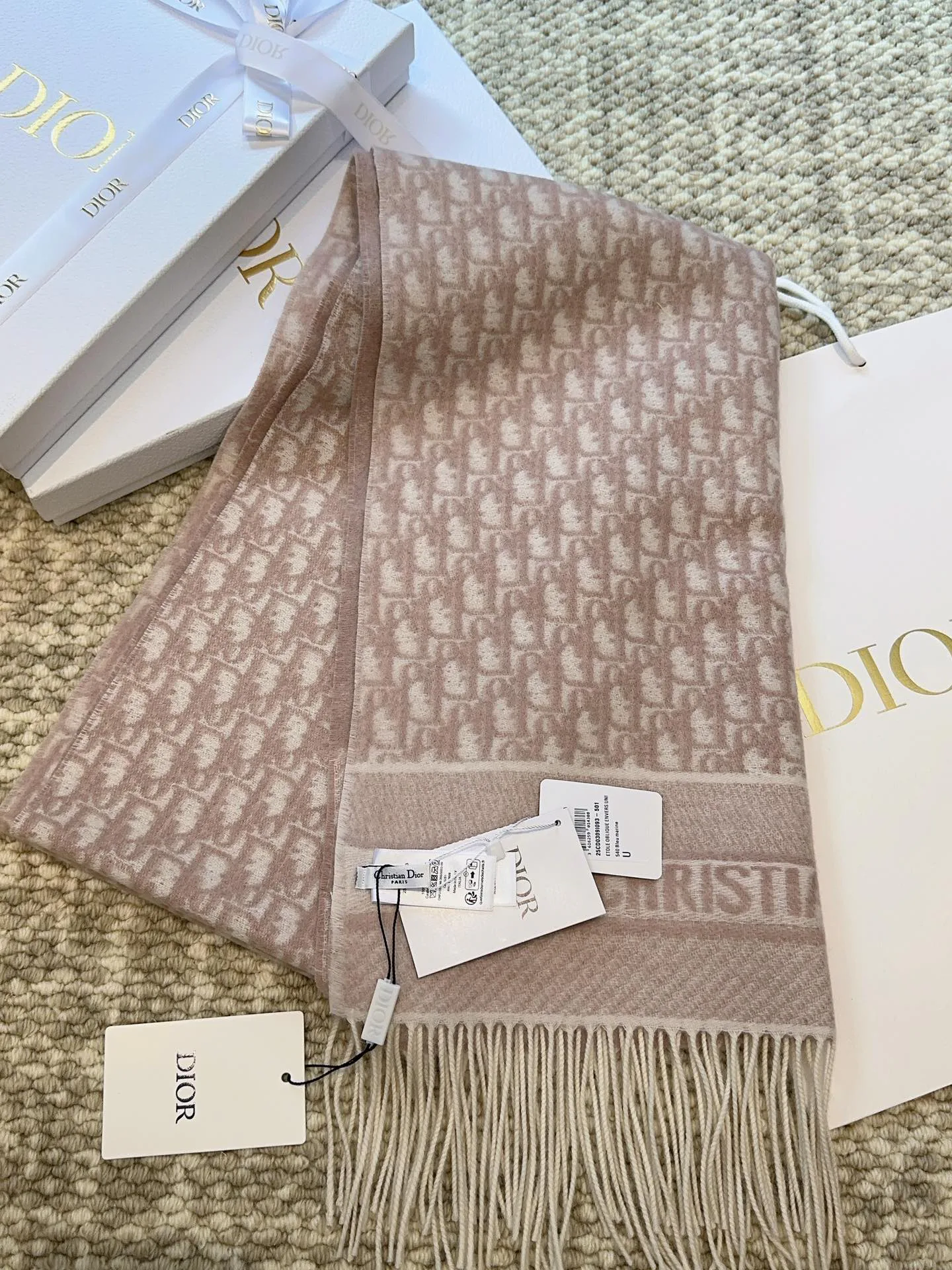Шарфы Christian Dior 18105461
