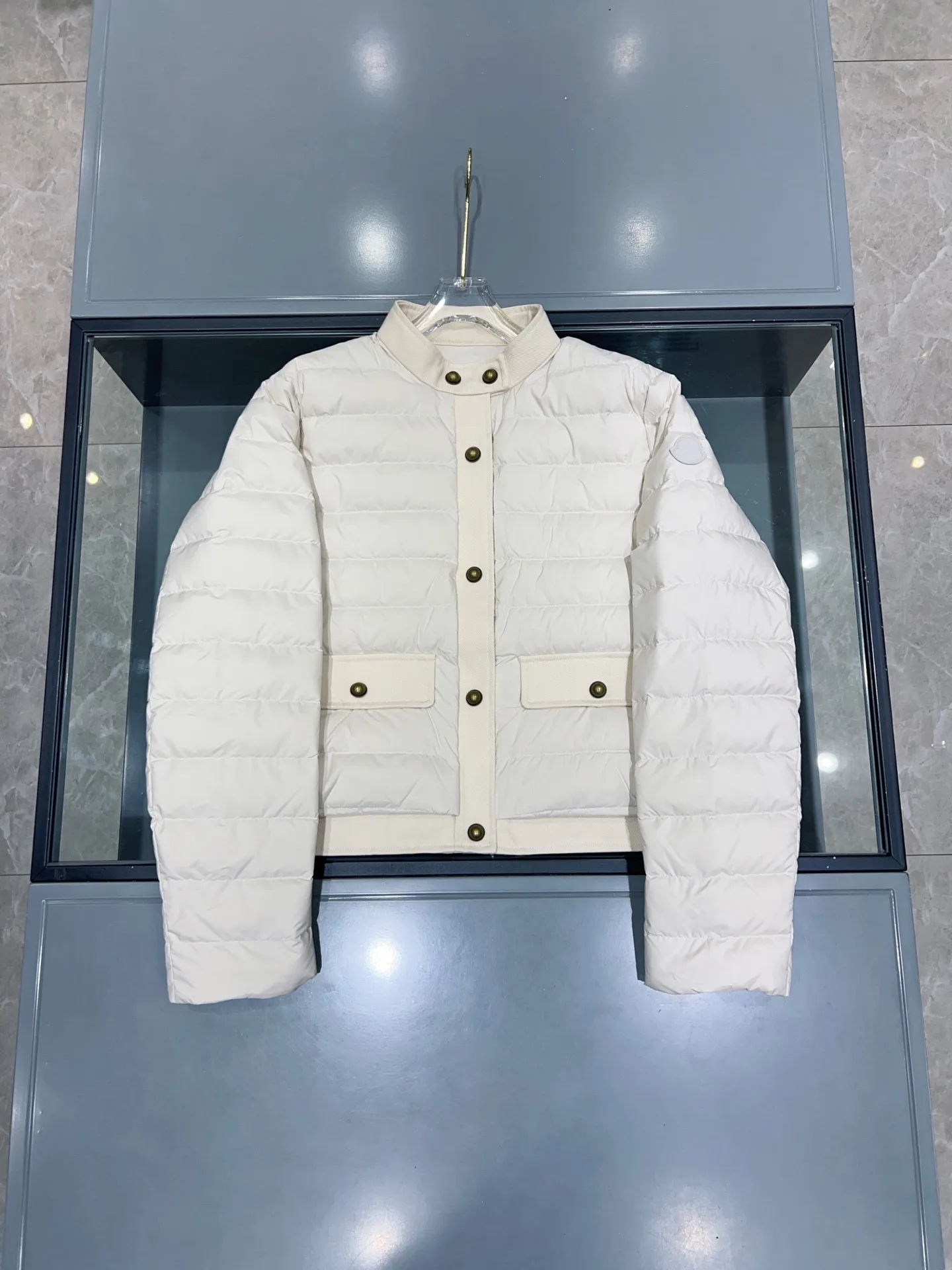 Куртки И Пуховики Женские Moncler 19012227