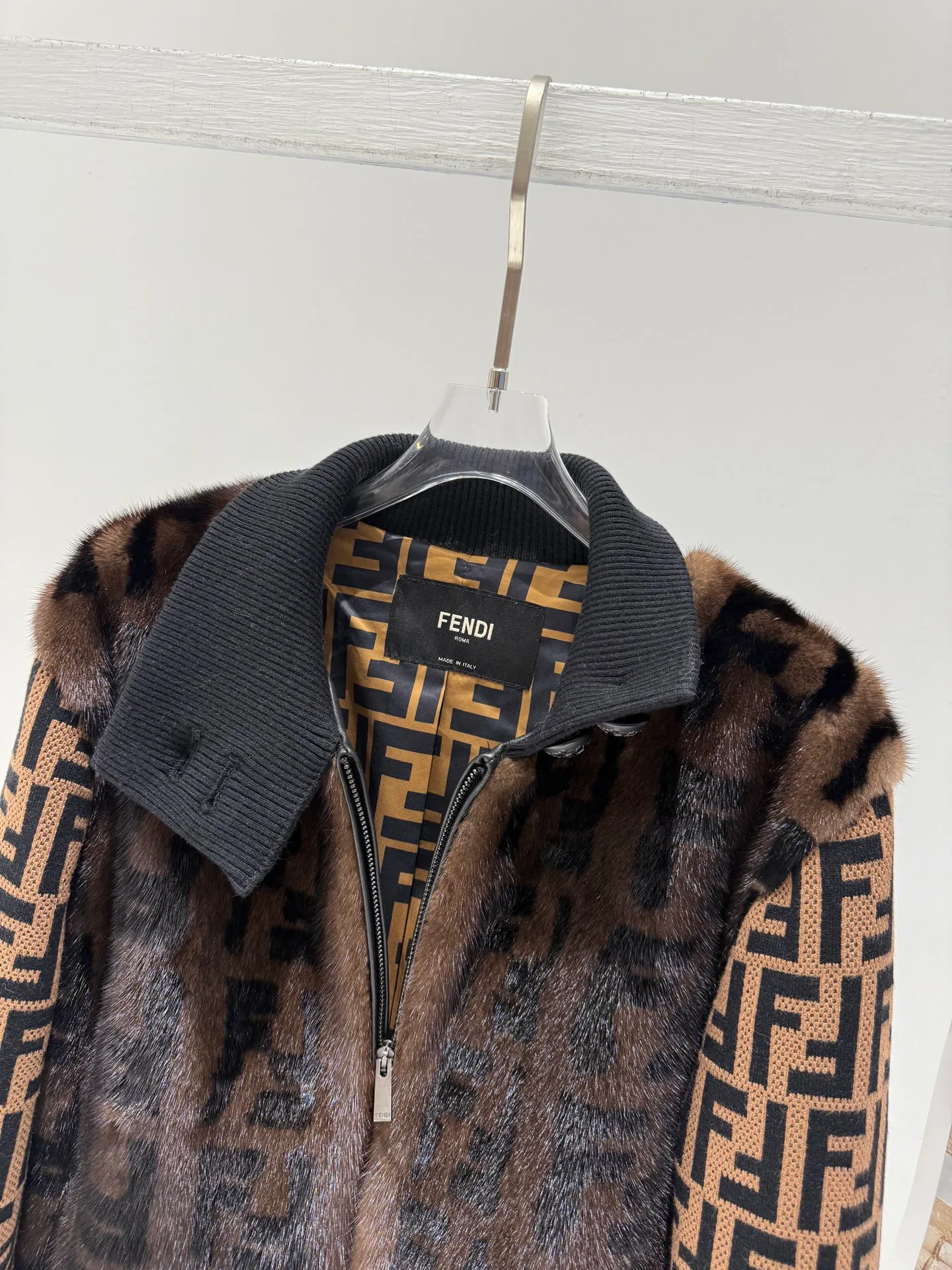 Куртки И Пуховики Женские Fendi 785682