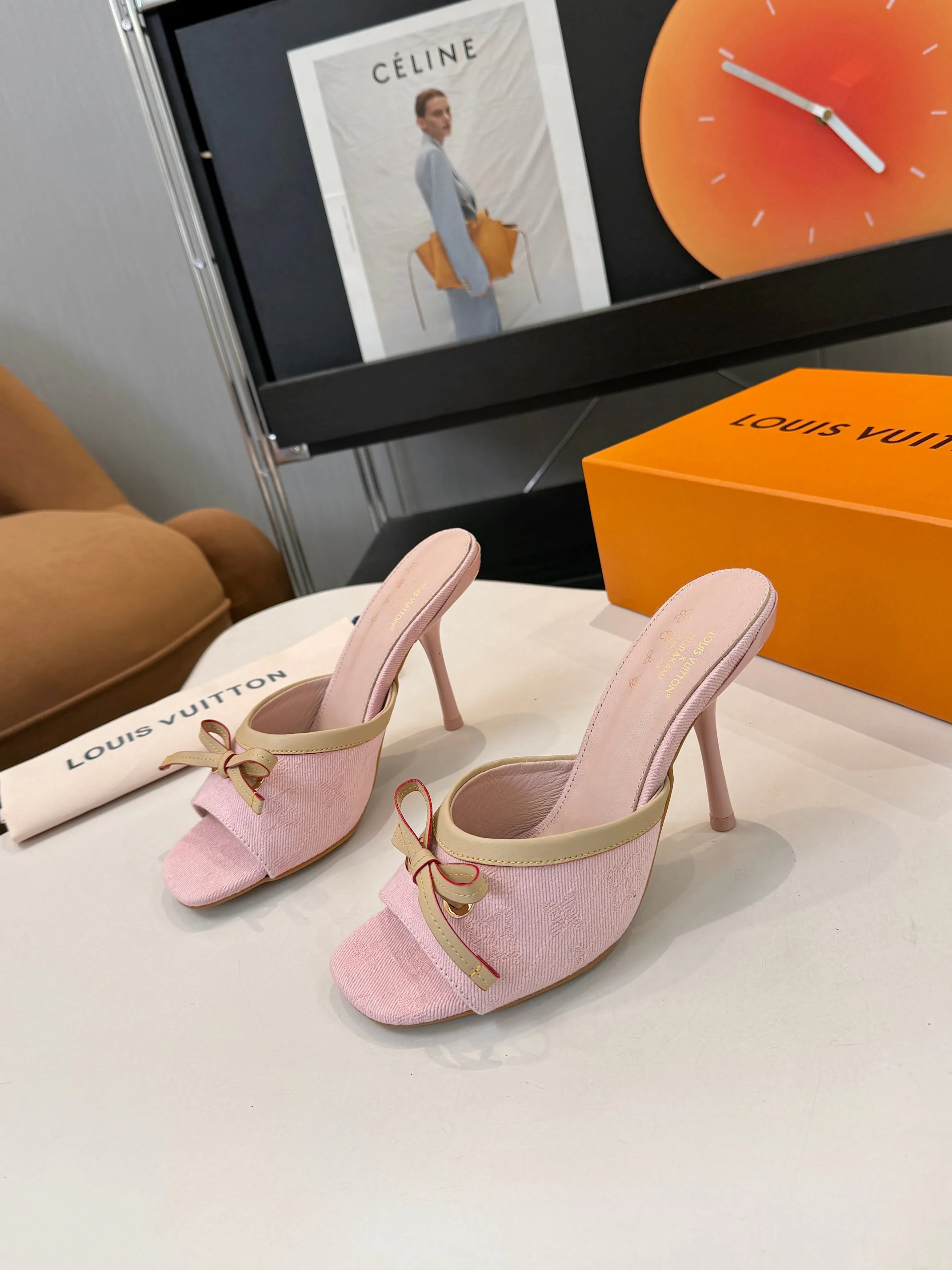 Босоножки Женские Louis Vuitton 11190674