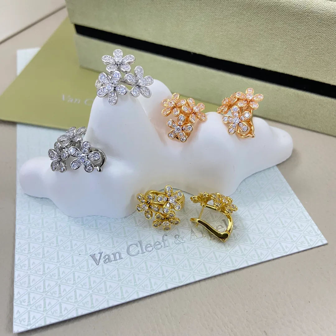Бижутерия Van Cleef & Arpels 270536