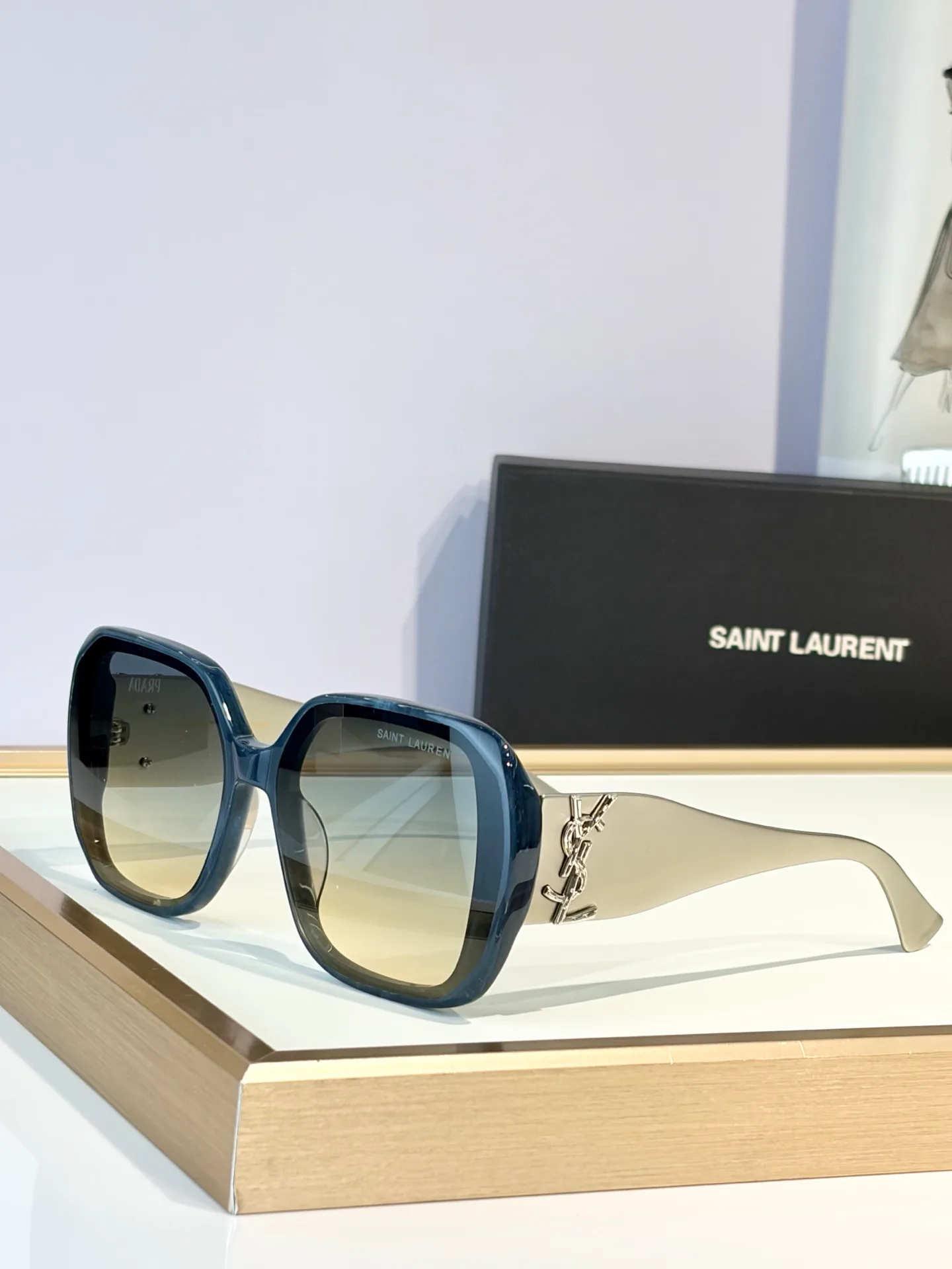 Очки Saint Laurent 17649619