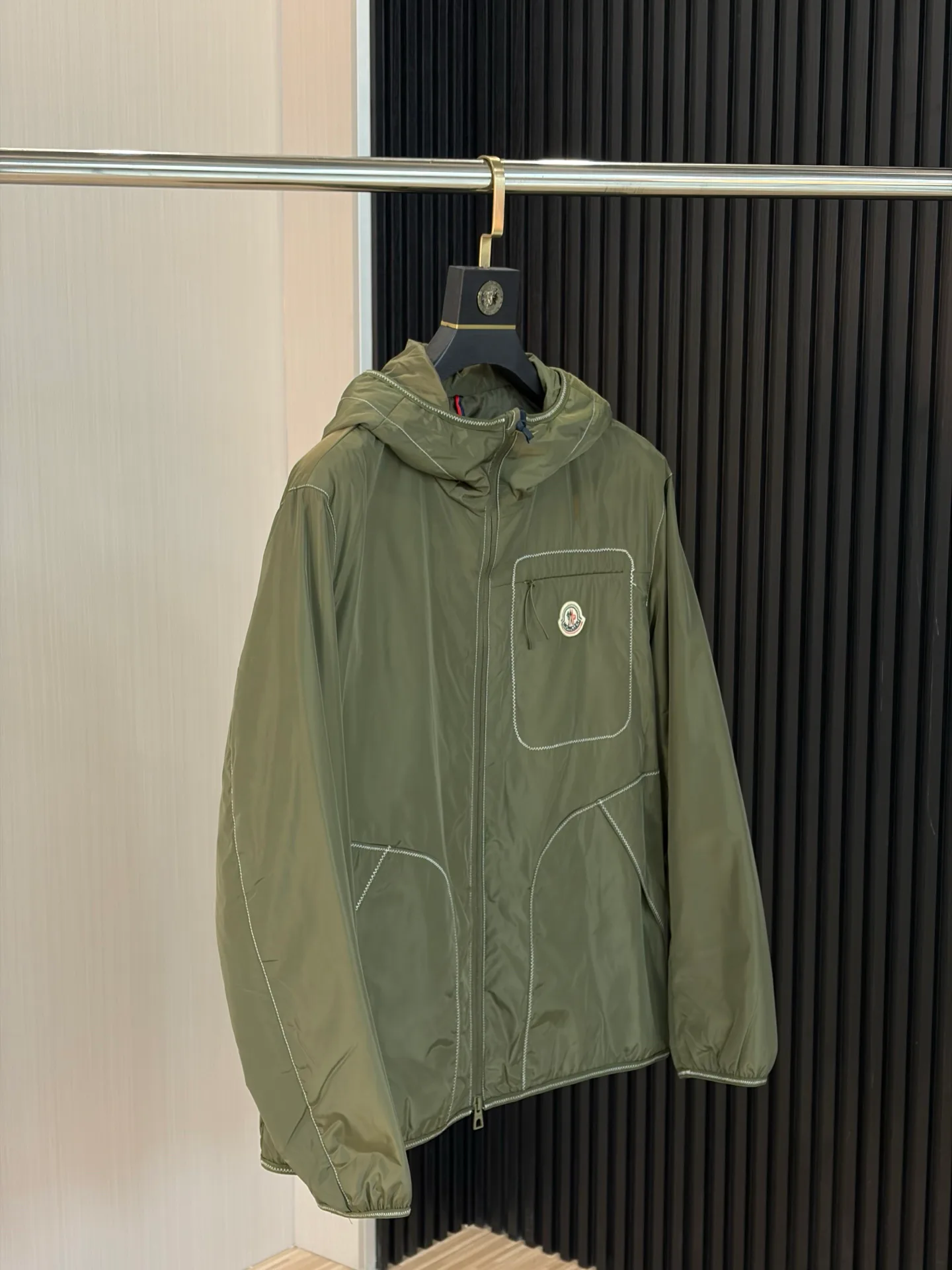 Куртки И Пуховики Мужские Moncler 18218447