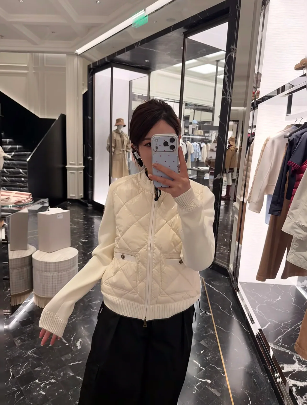 Куртки И Пуховики Женские Moncler 18030710