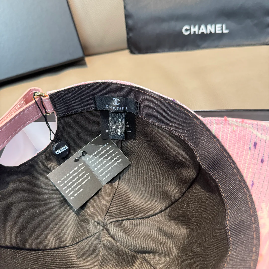 Головные Уборы Chanel 18347065
