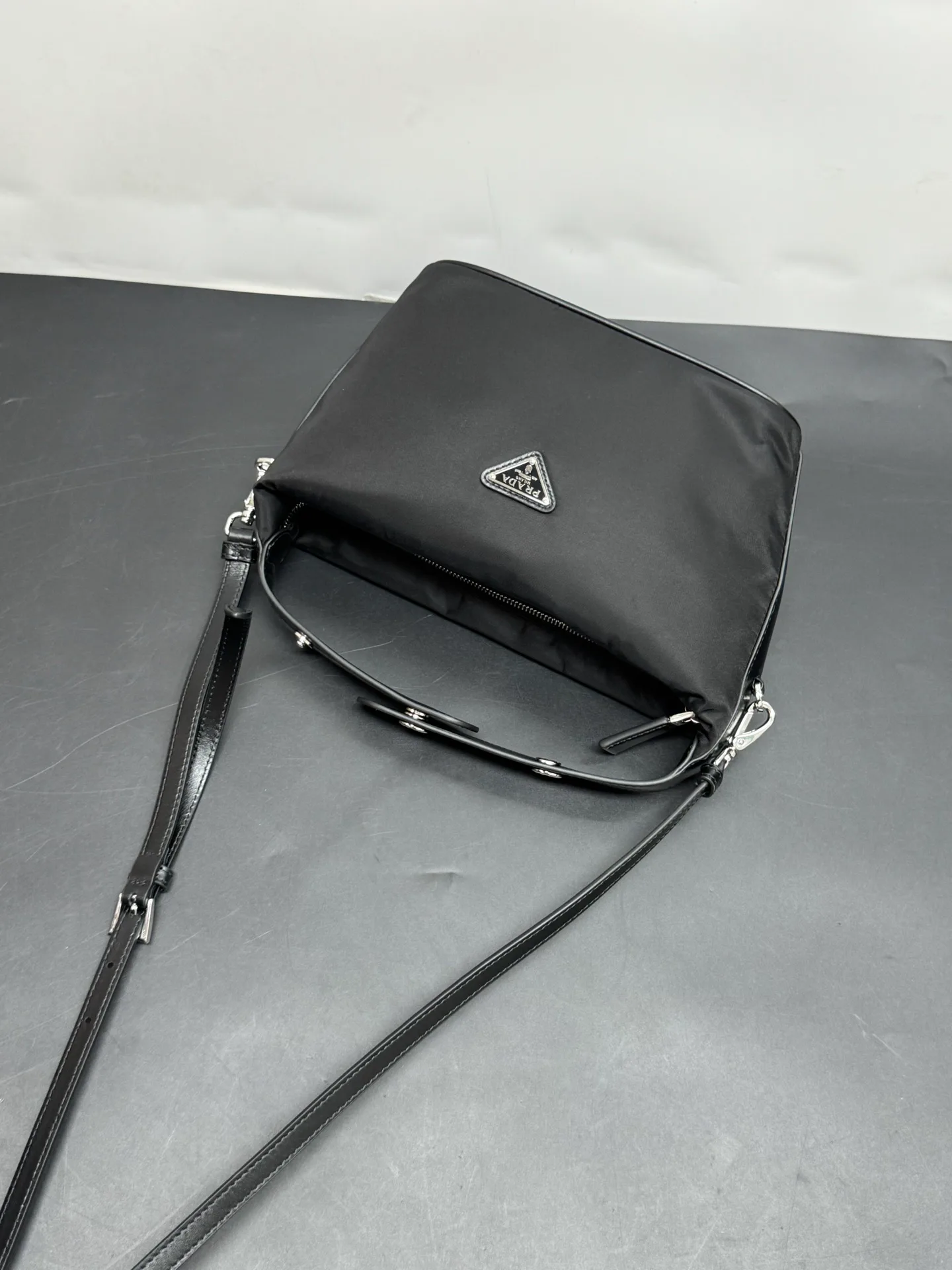 Сумки На Ремне Женские Prada 17630943