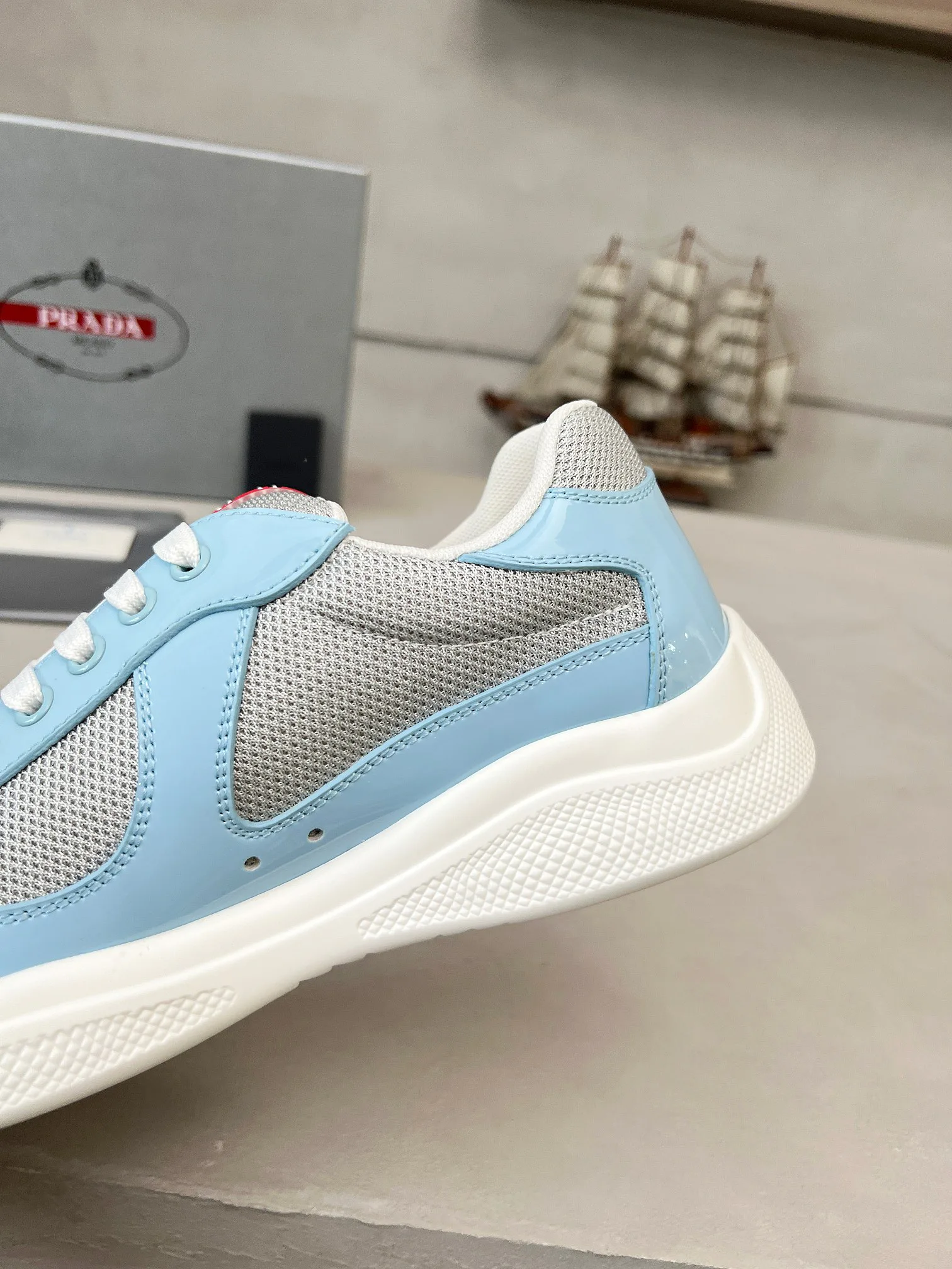 Кроссовки Женские Prada 17704063