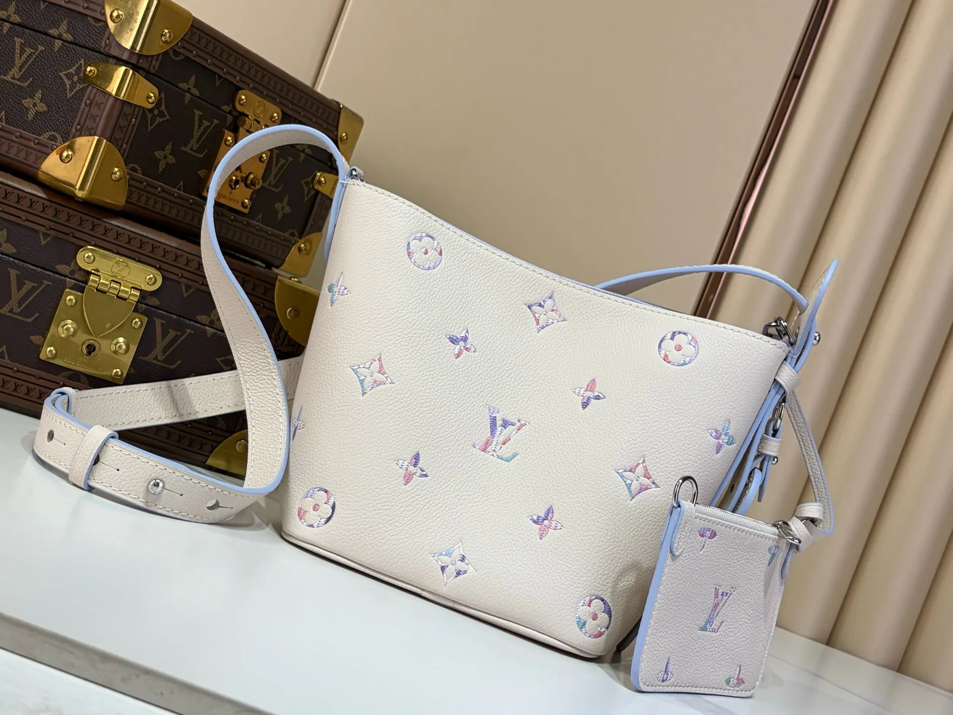 Классические Сумки Женские Louis Vuitton 17499362