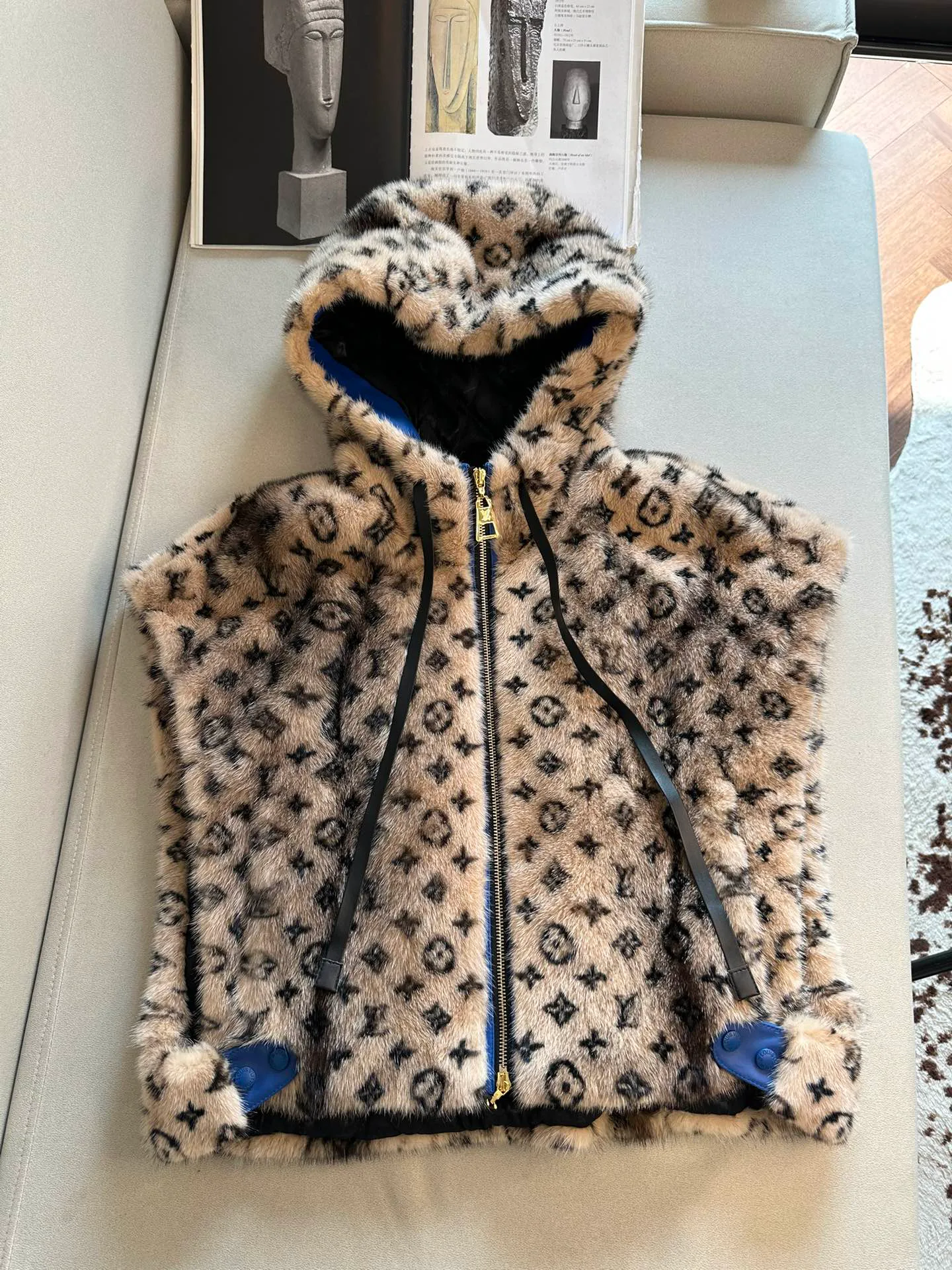 Жилеты Женские Louis Vuitton 10074