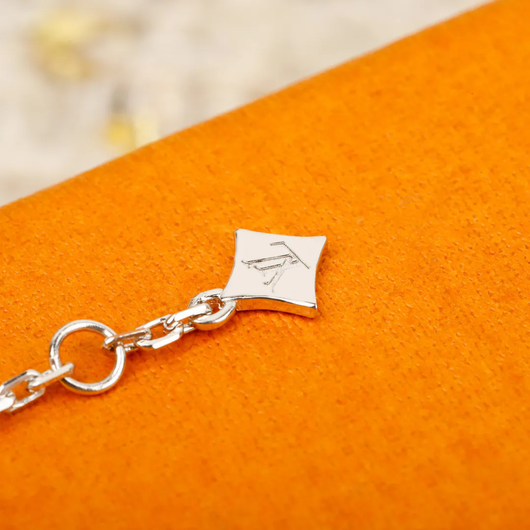 Бижутерия Louis Vuitton 18186326
