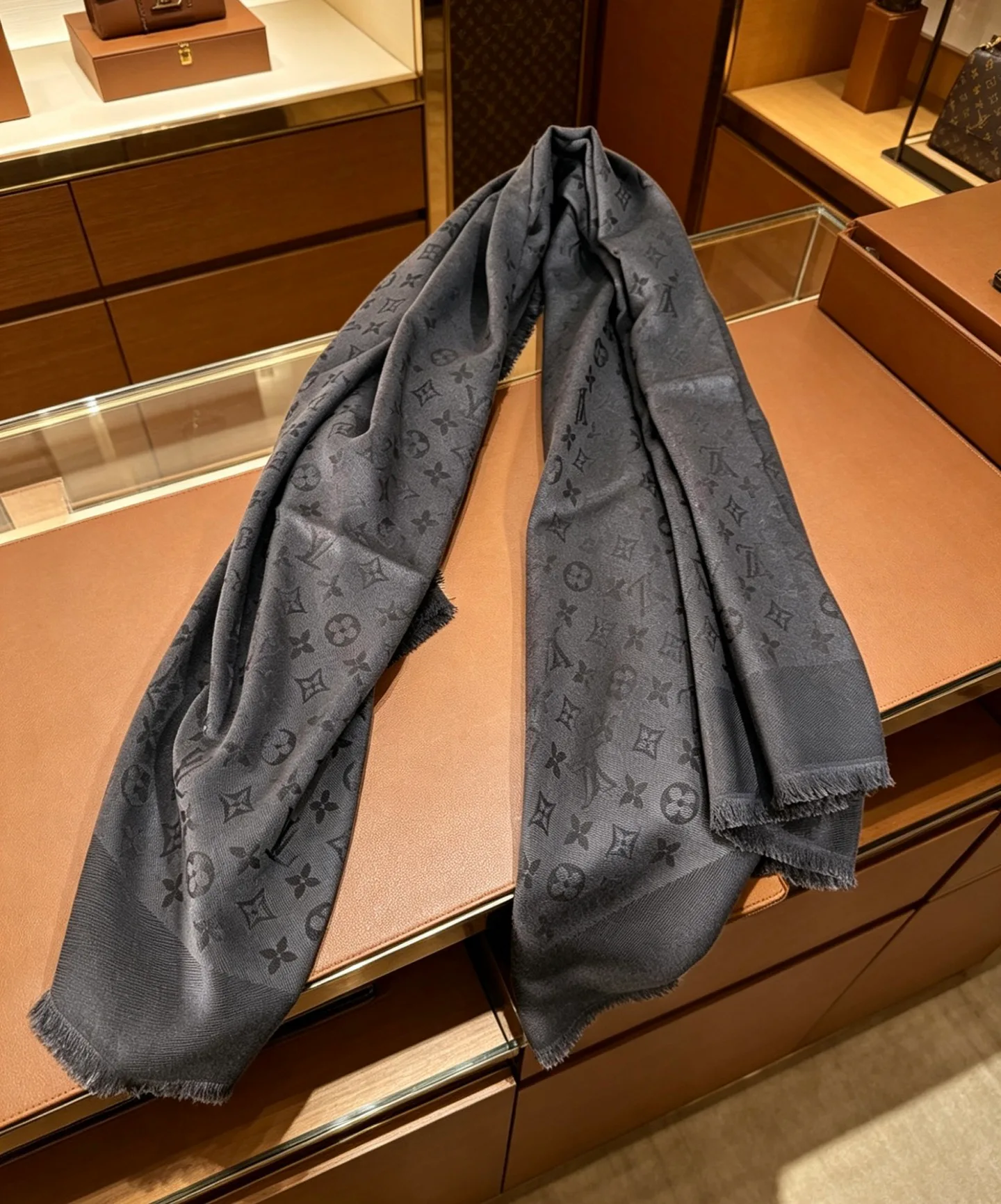 Шарфы Louis Vuitton 15150454