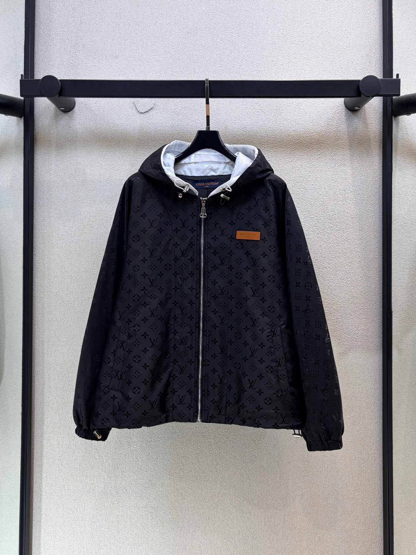 Куртки И Пуховики Женские Louis Vuitton 18506589