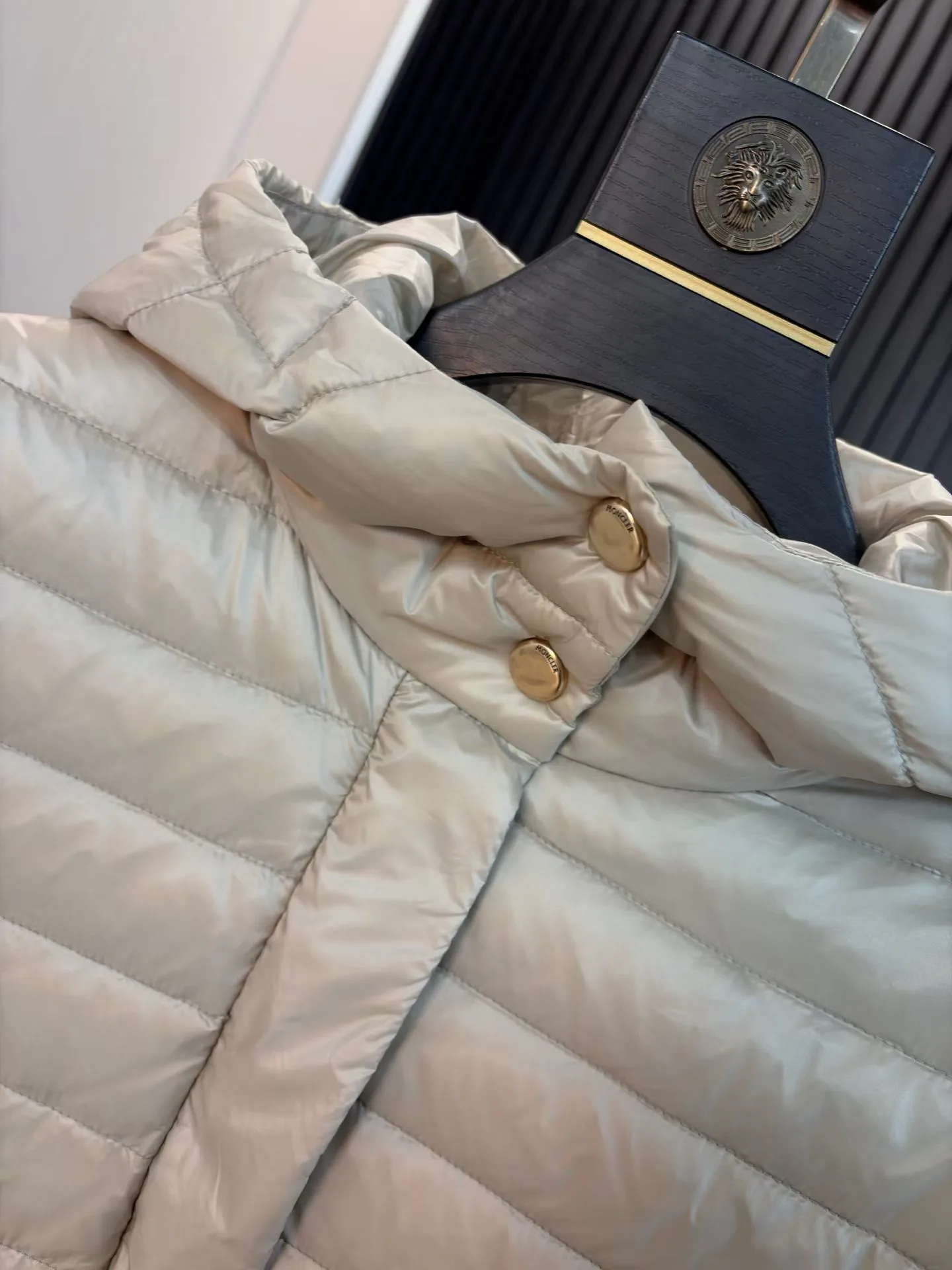 Куртки И Пуховики Женские Moncler 17897336