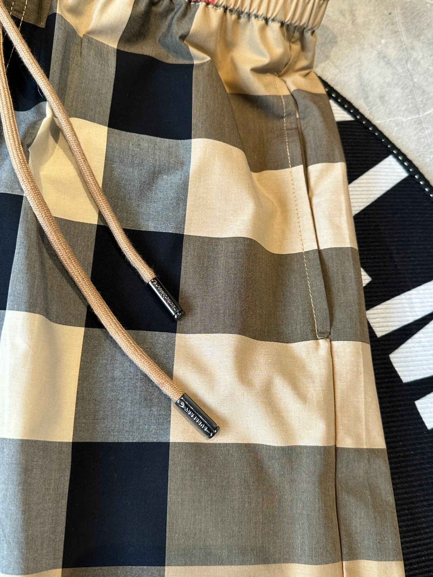 Шорты Женские Burberry 9872811