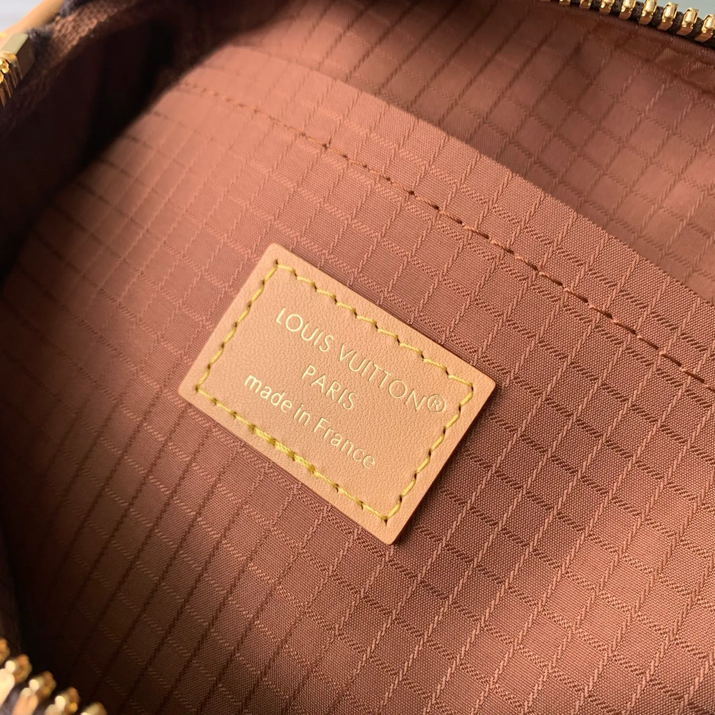Классические Сумки Женские Louis Vuitton 18147469