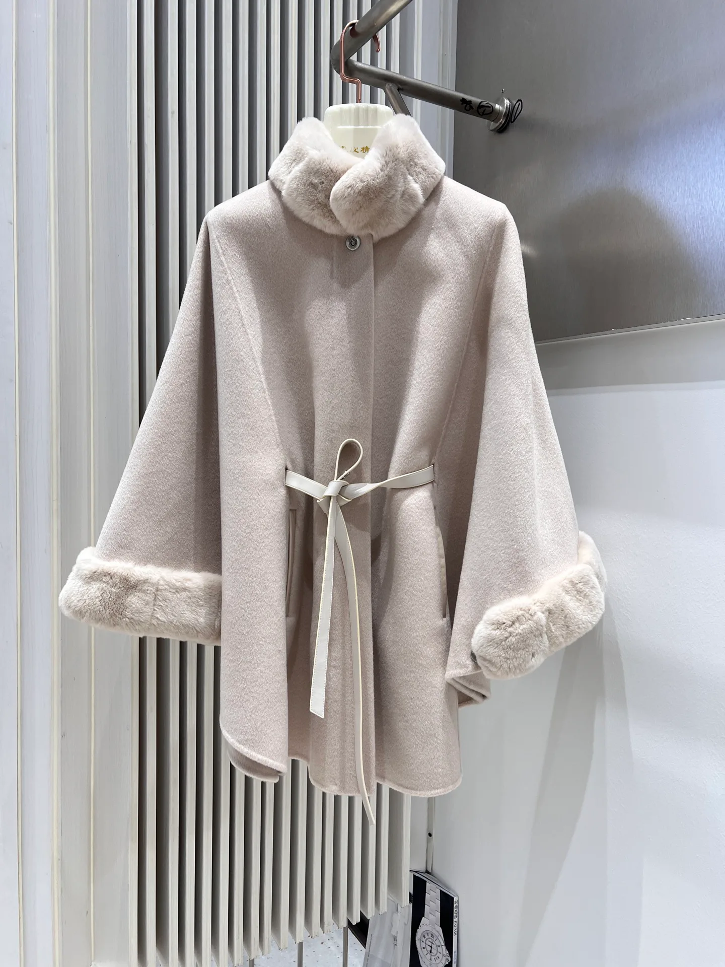 Пальто Женские Loro Piana 18513163