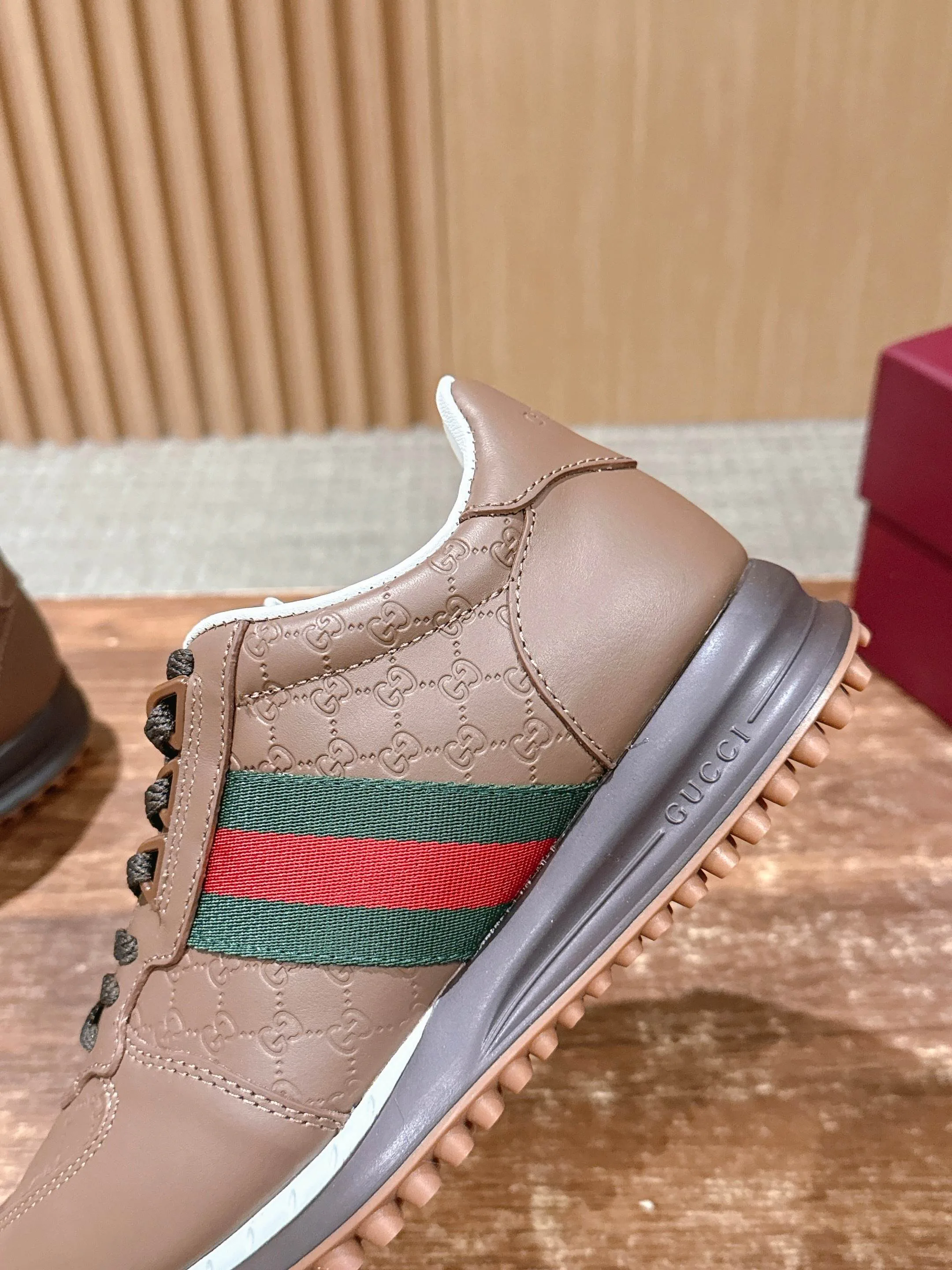 Кроссовки Женские Gucci 4385833