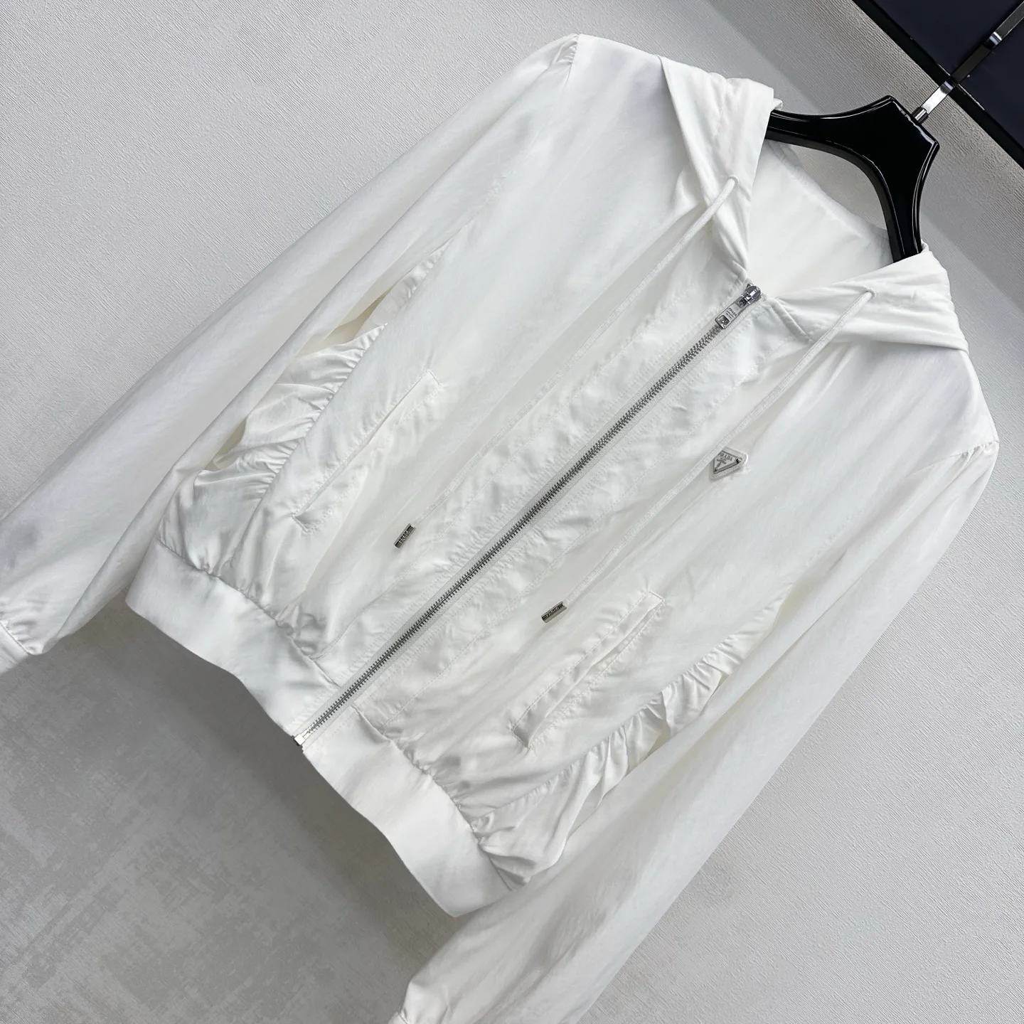 Куртки И Пуховики Женские Prada 17922625