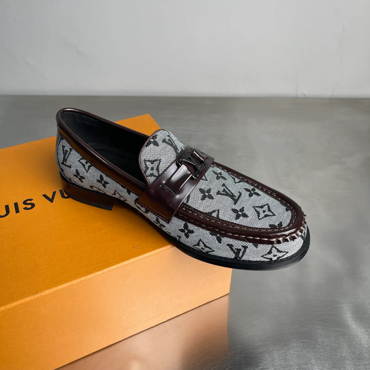Лоферы И Туфли Мужские Louis Vuitton 18519404