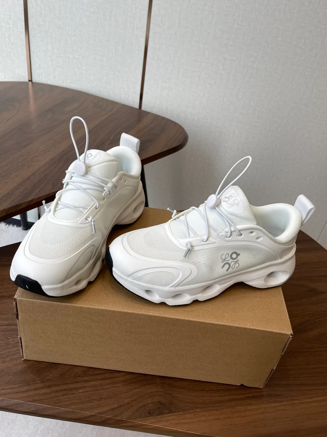 Кроссовки Женские Loewe 138021