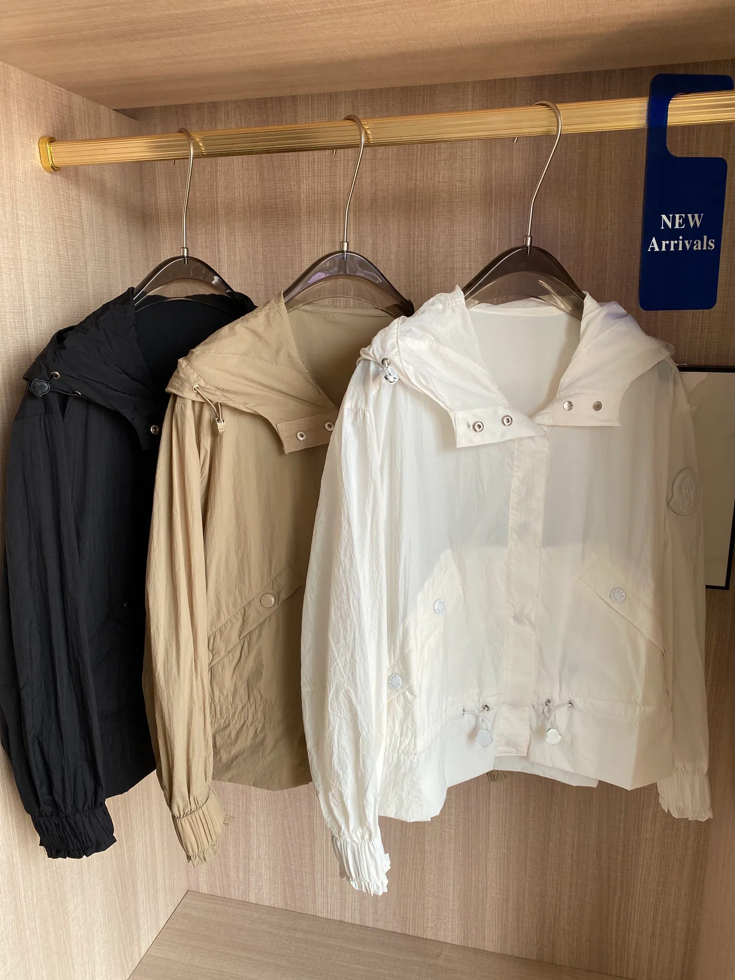 Куртки И Пуховики Женские Moncler 11624070