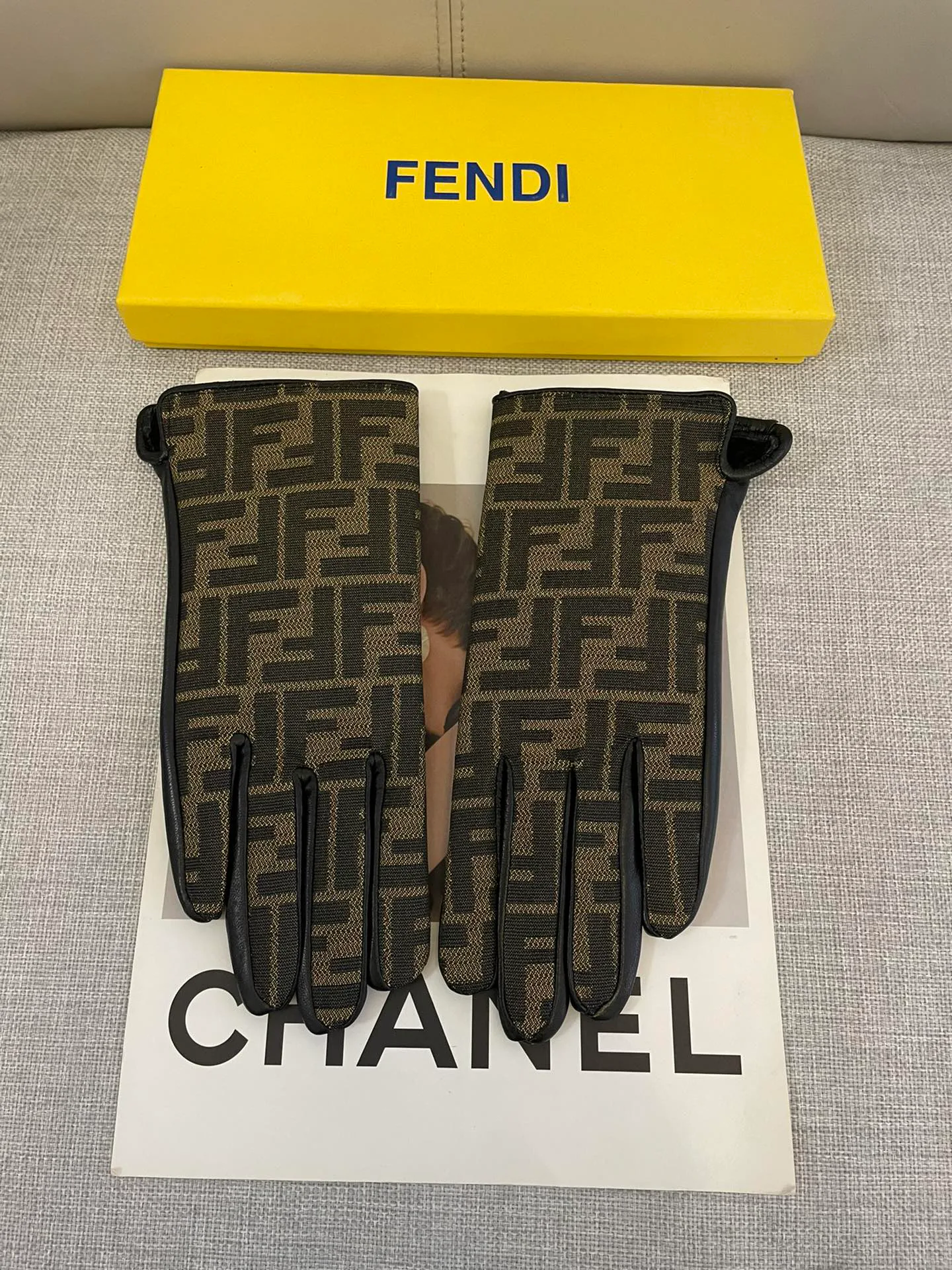 Перчатки Fendi 262317