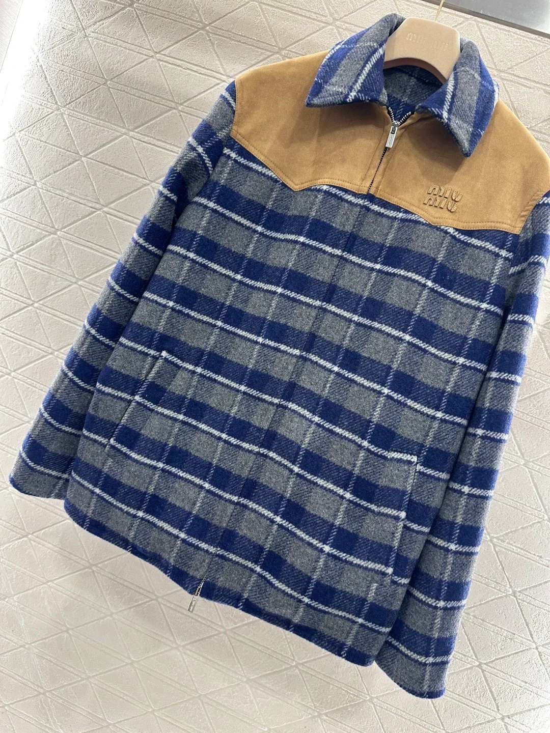 Куртки И Пуховики Женские Miu Miu 1457378