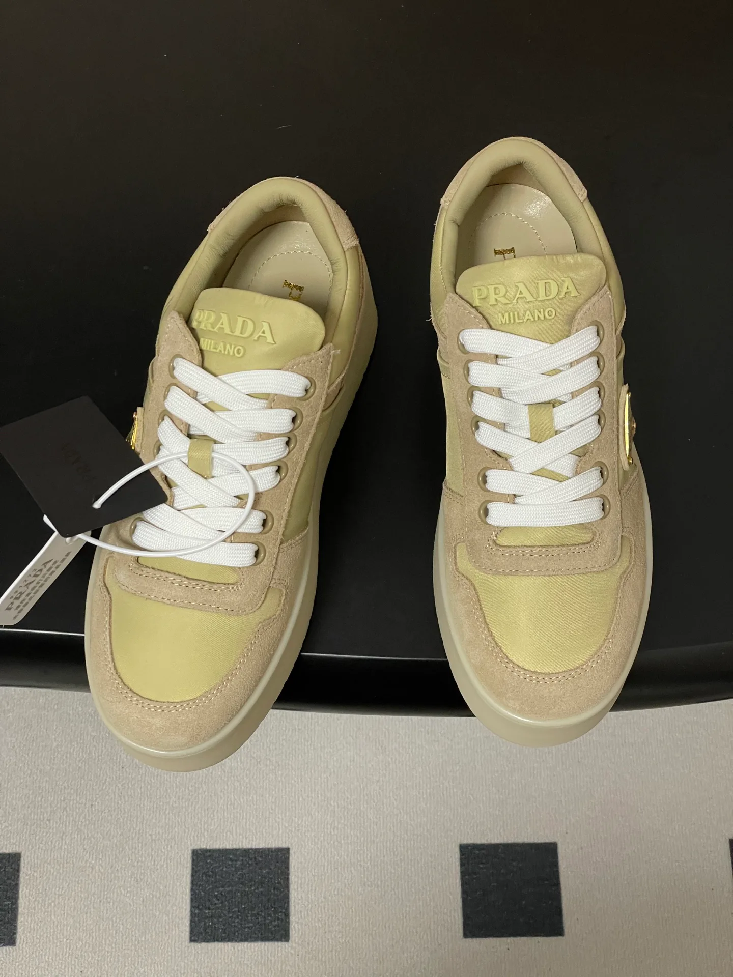 Кроссовки Женские Prada 12810942