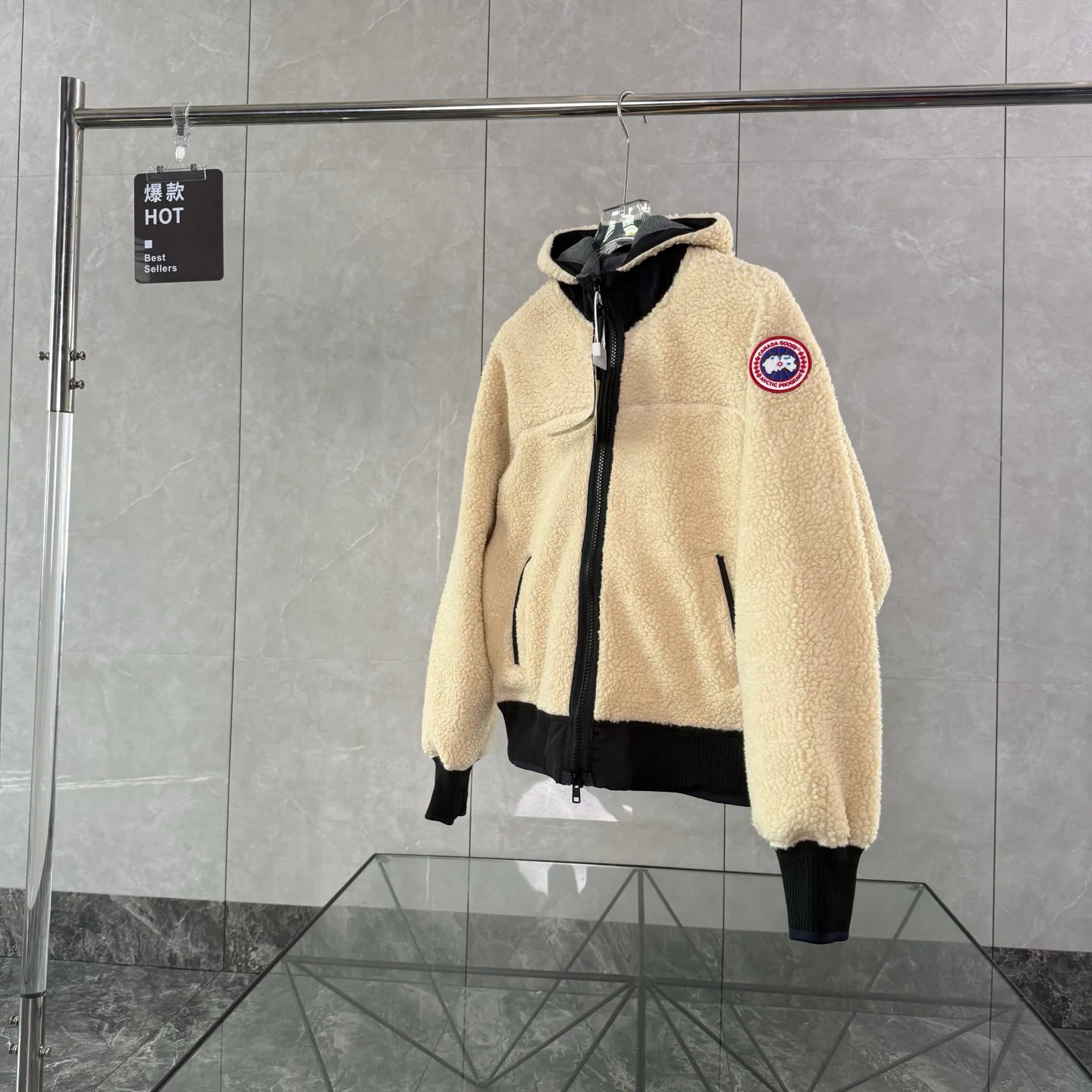Куртки И Пуховики Женские Canada Goose 18515339