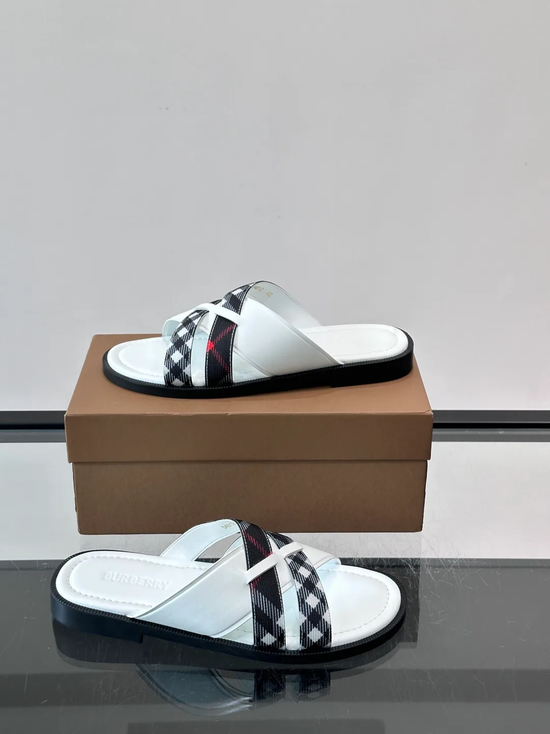 Сандалии Мужские Burberry 13480037