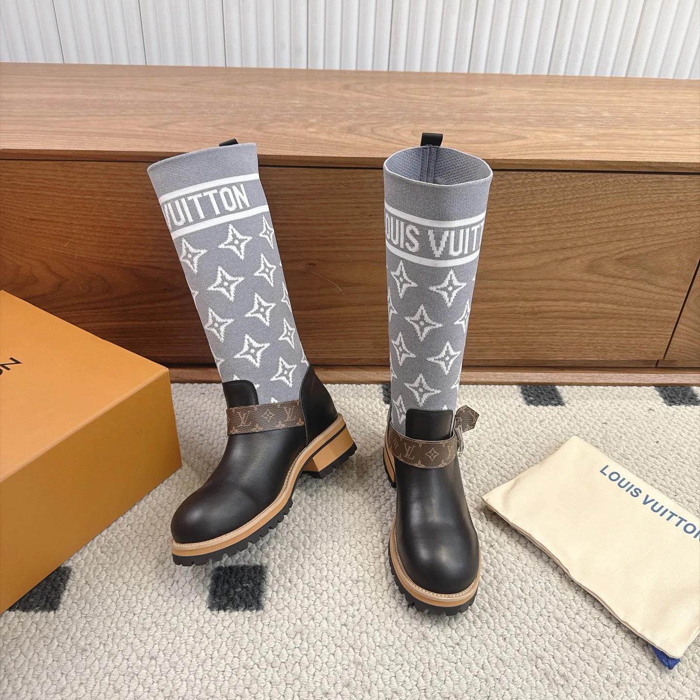 Ботинки Женские Louis Vuitton 18025505