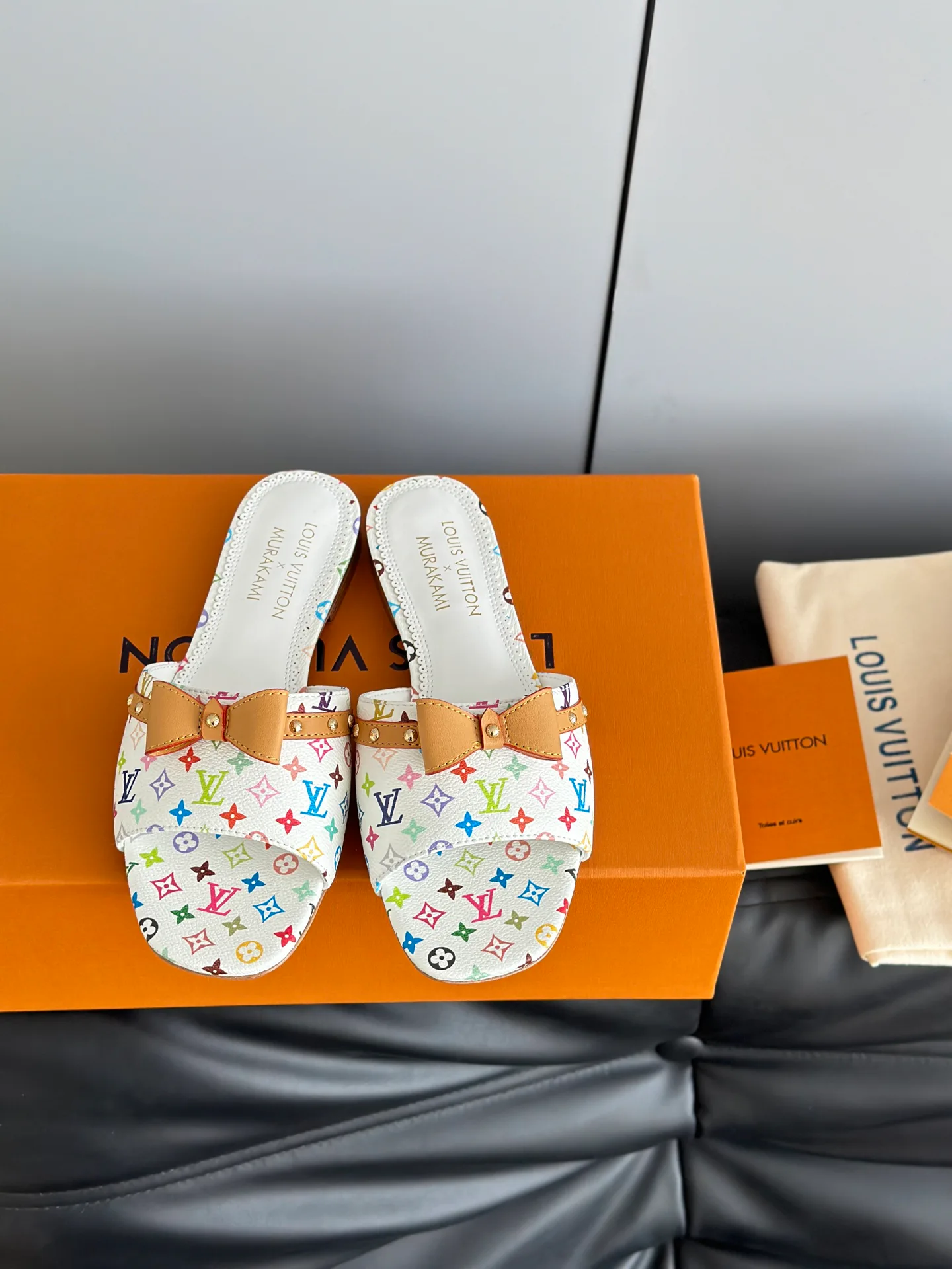 Шлепанцы Женские Louis Vuitton 12798377