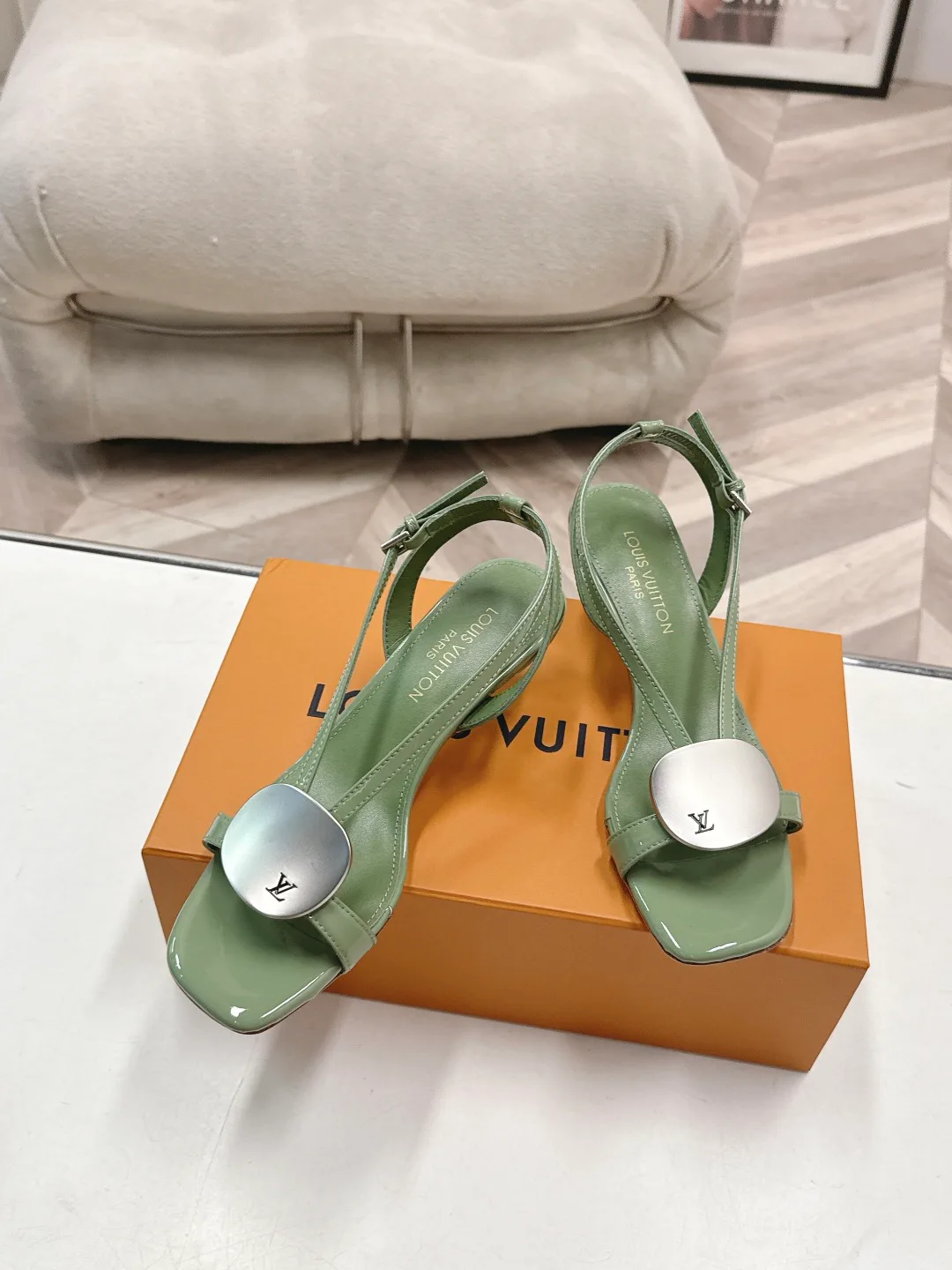 Босоножки Женские Louis Vuitton 17578114