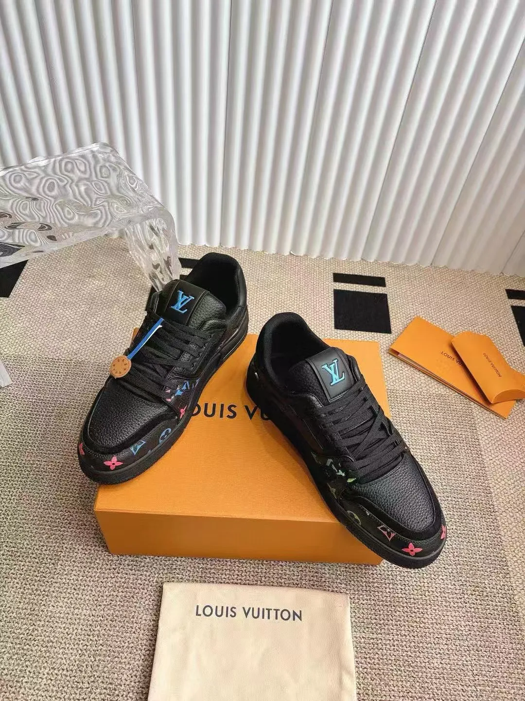 Кроссовки Женские Louis Vuitton 1894731