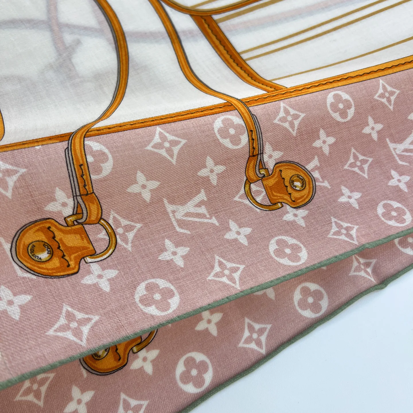 Шарфы Louis Vuitton 589962