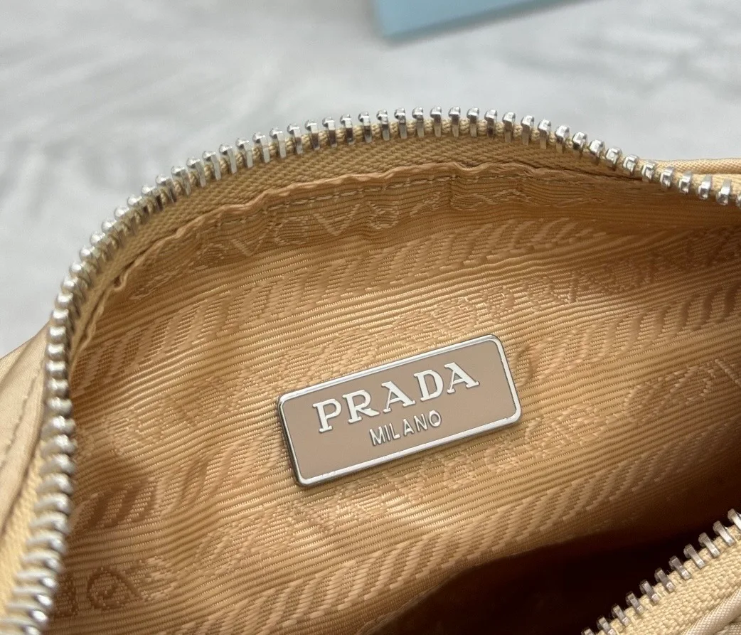 Сумки На Ремне Женские Prada 11682044