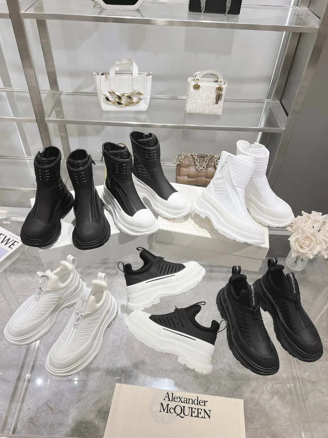 Кроссовки Женские Alexander Mcqueen 18740873