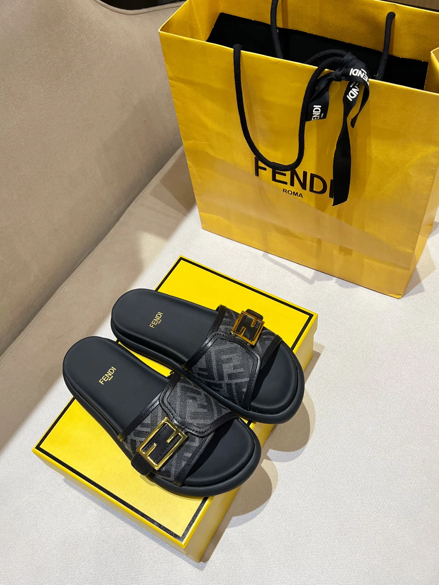 Шлепанцы Женские Fendi 11156797